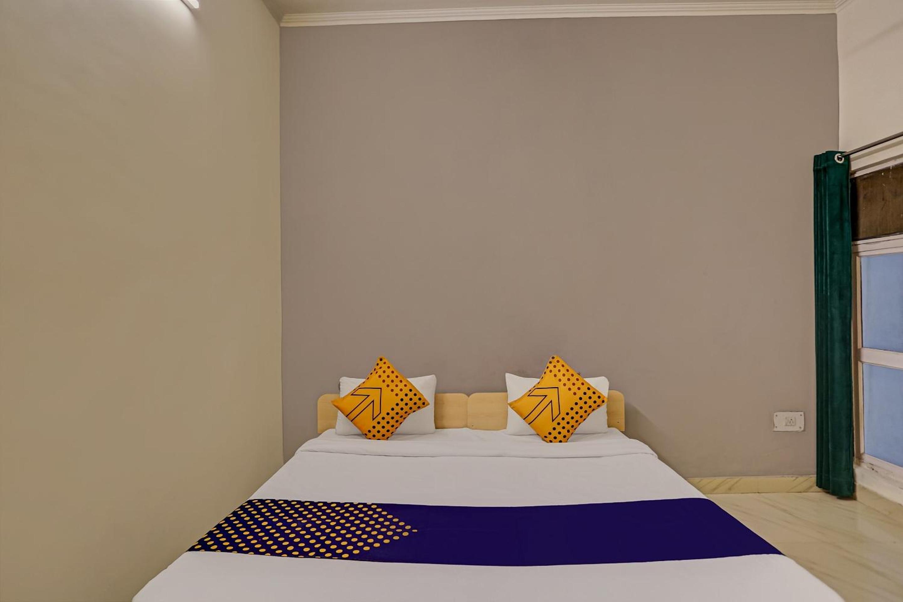 SPOT ON Hotel Grand Blue view 2