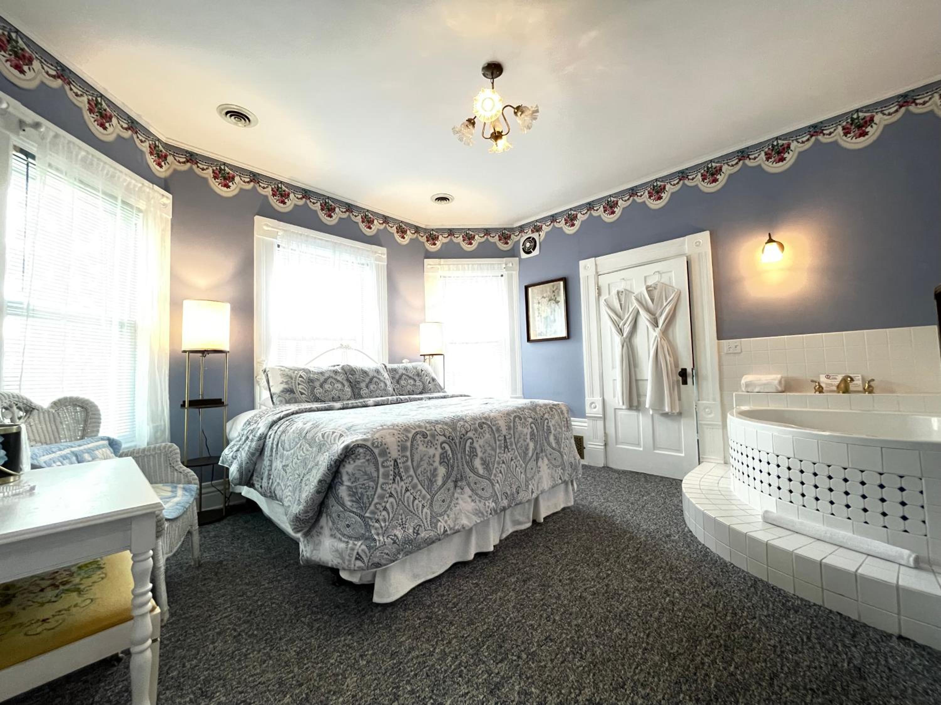 White Rose Inns & Motel