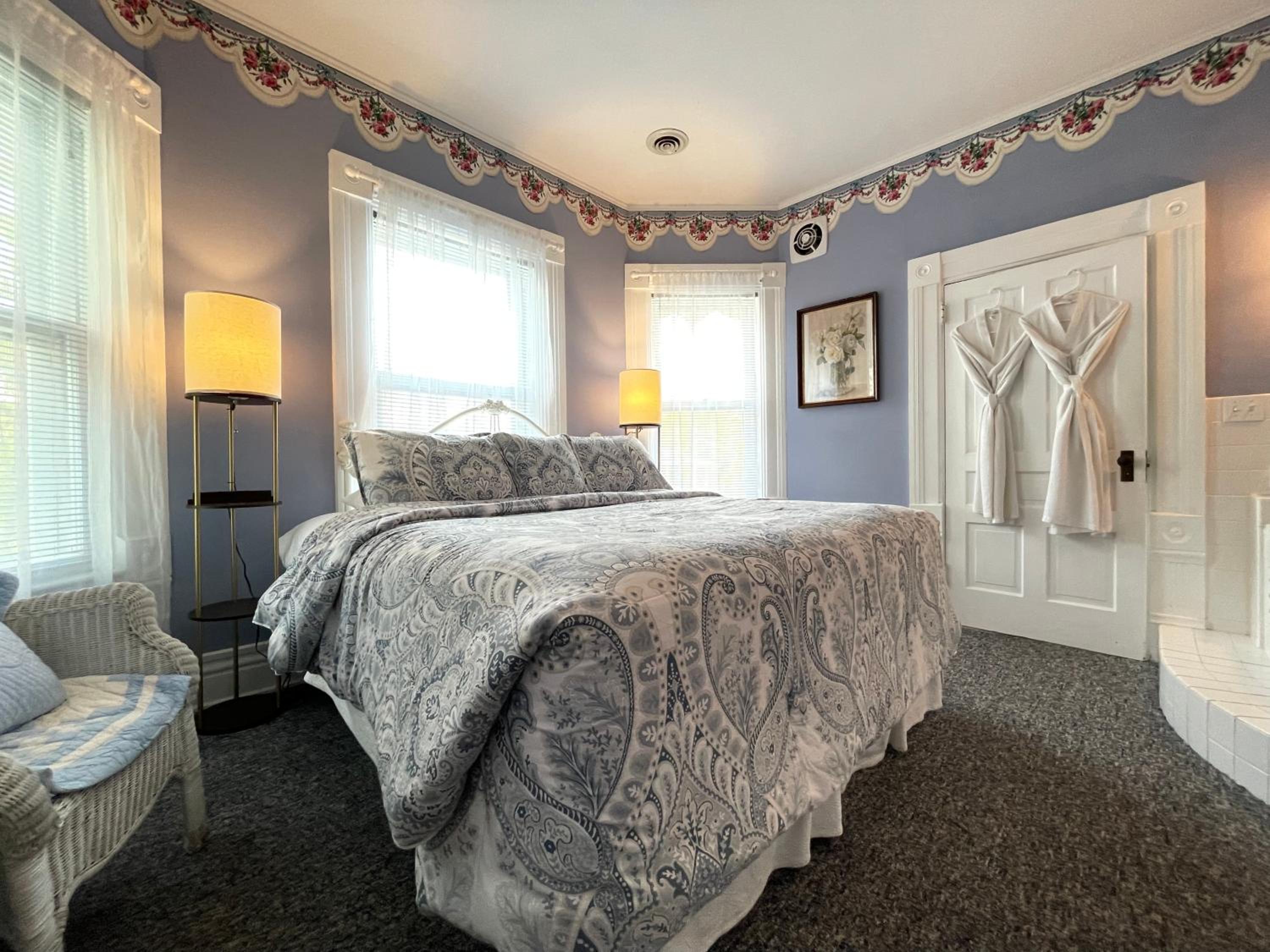 White Rose Inns & Motel