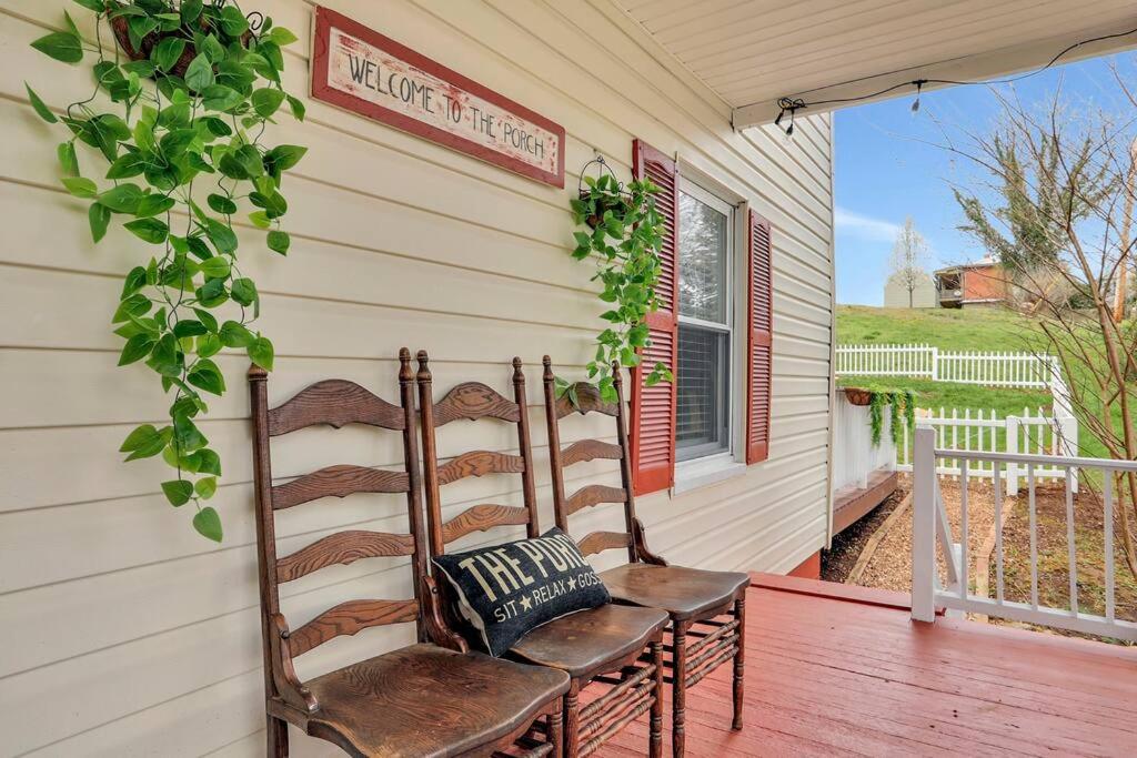 Hawksbill Home~Hot Tub~Dog Friendly~Modern~Water Front Porch view 3