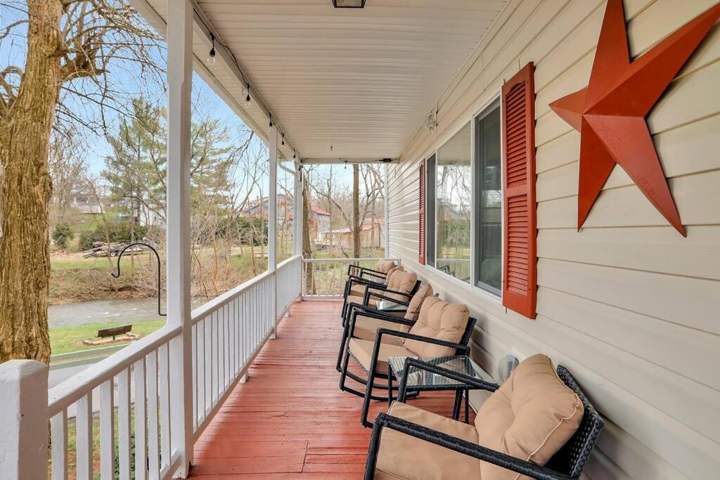 Hawksbill Home~Hot Tub~Dog Friendly~Modern~Water Front Porch view 4