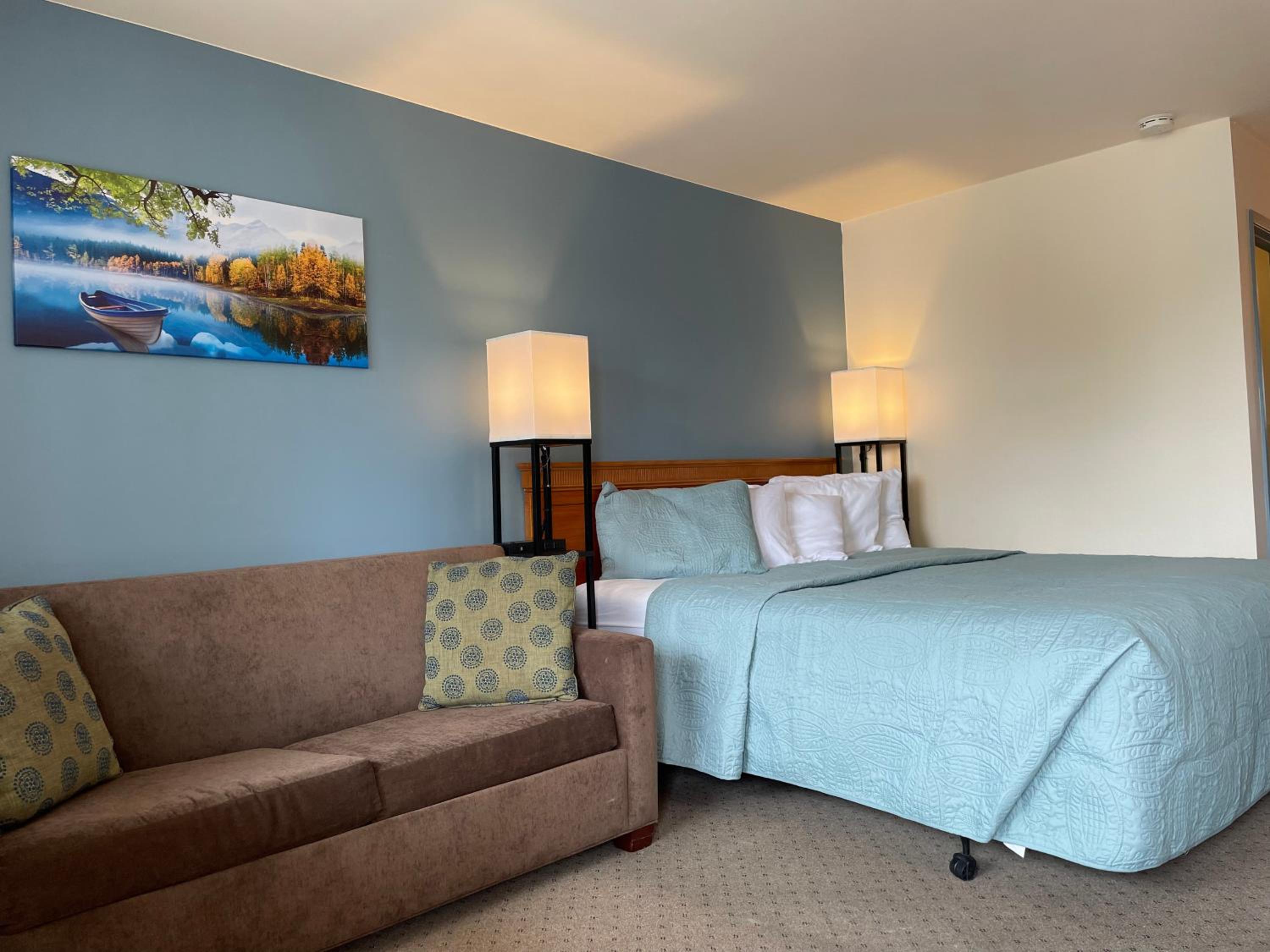 White Rose Inns & Motel