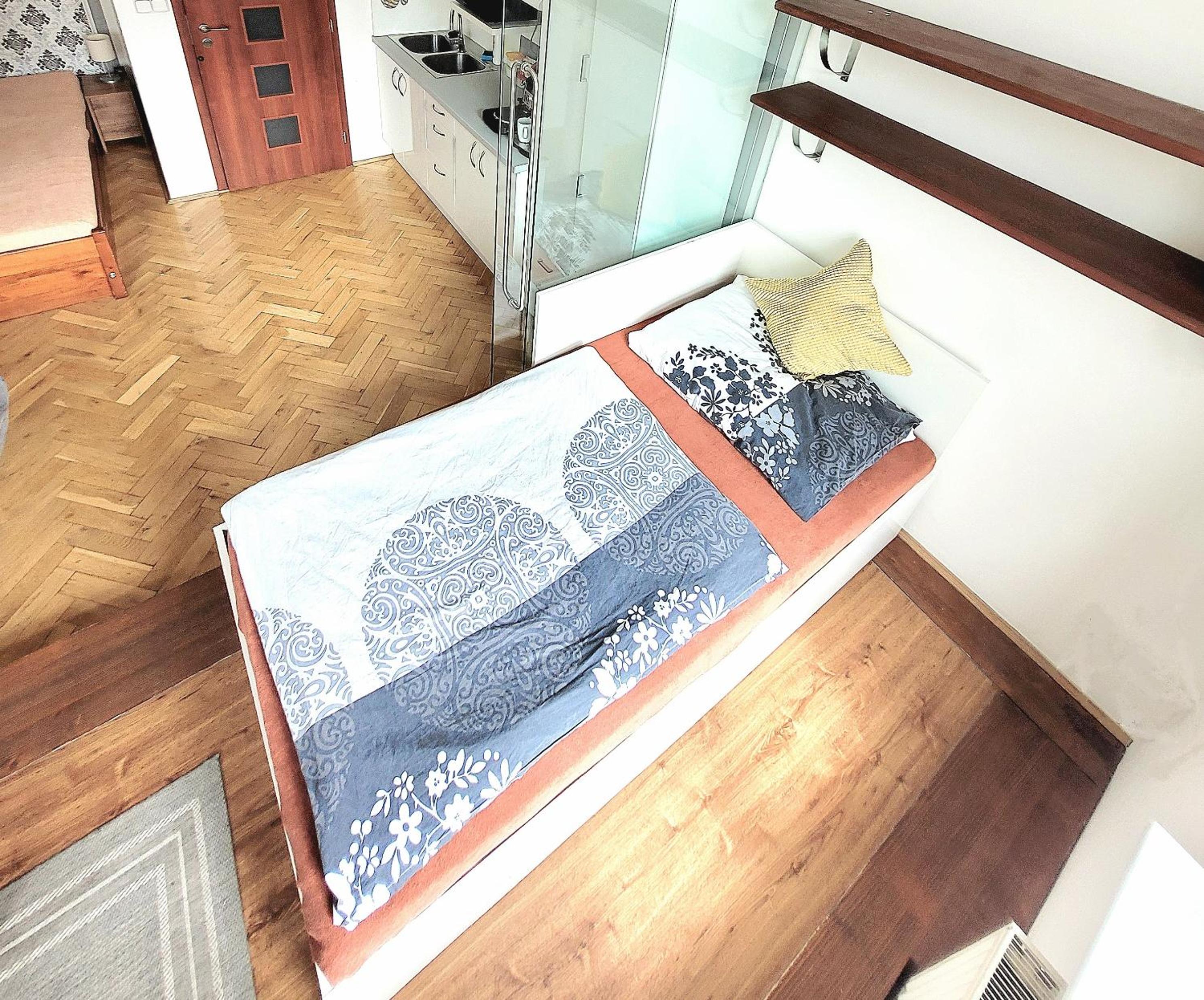 Modern apartment few steps from centre