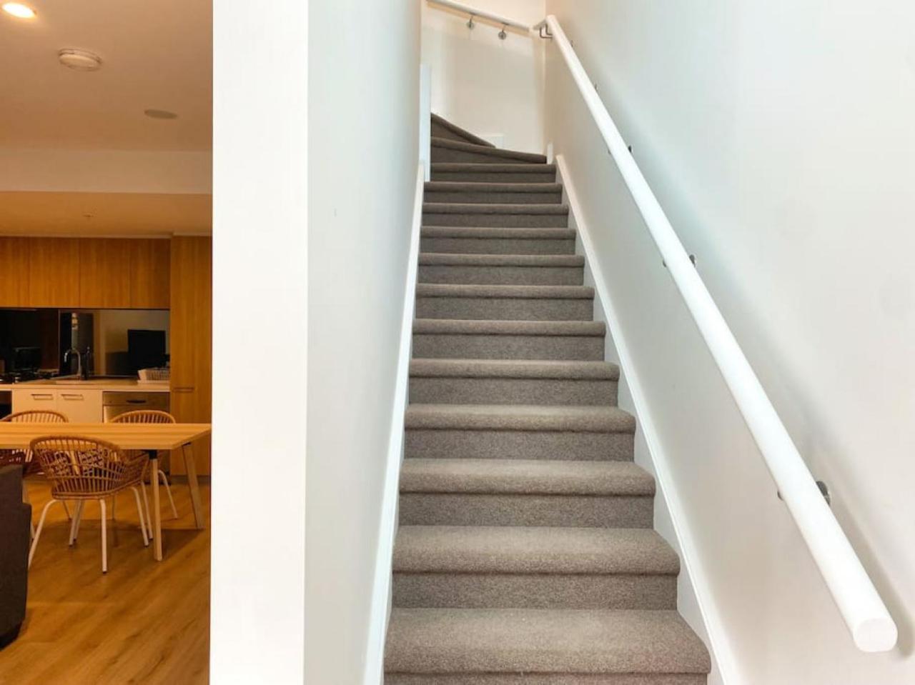 Beautiful 2BR Apt at Adelaide CBD with Pool-Gym-BBQ