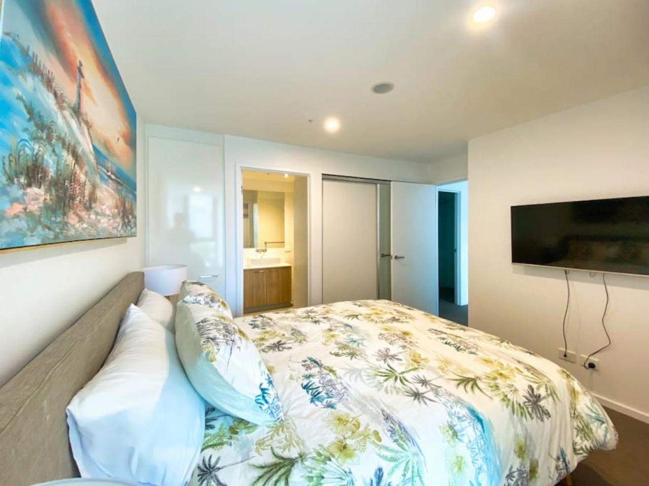 Beautiful 2BR Apt at Adelaide CBD with Pool-Gym-BBQ