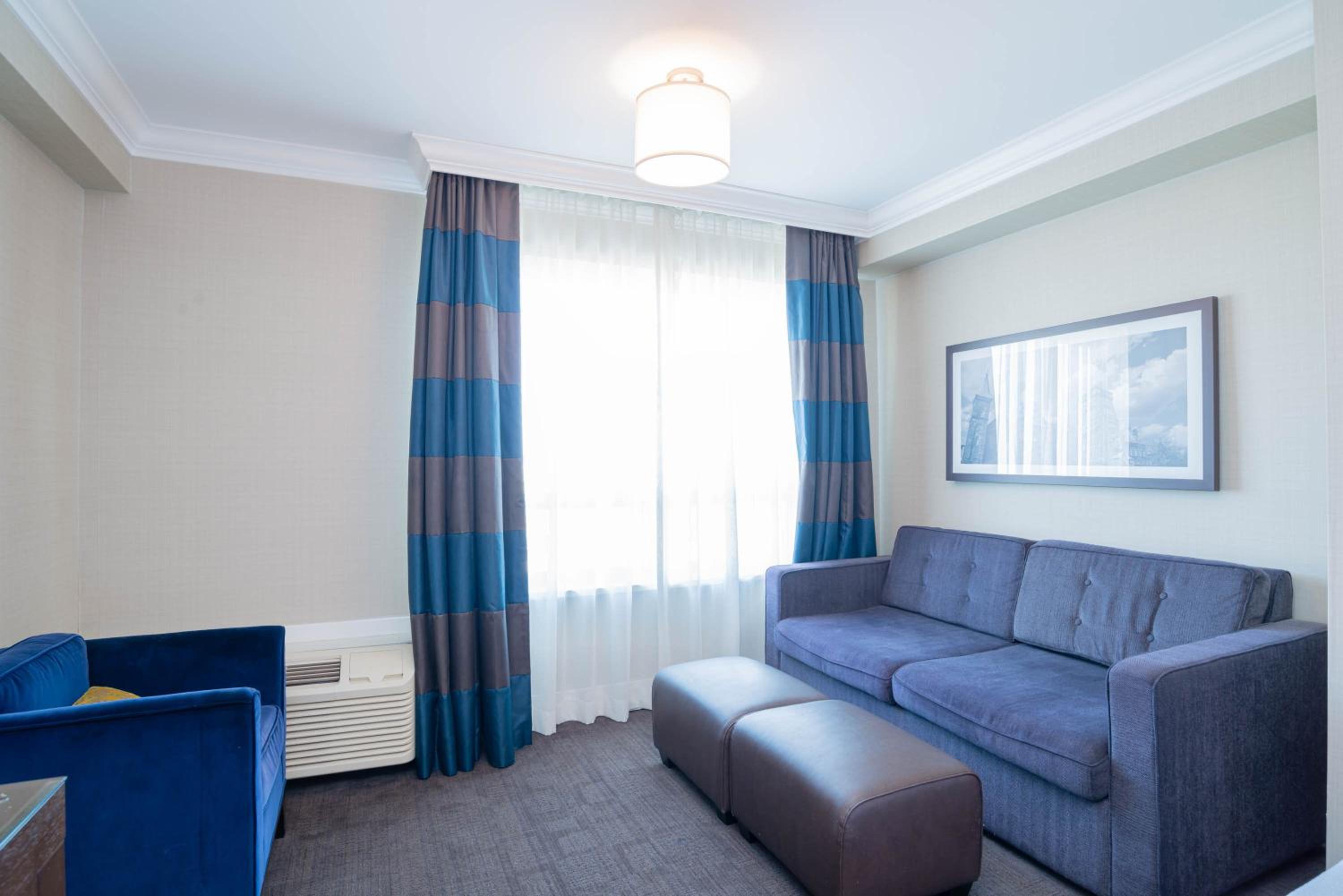 Sandman Hotel Oakville - Property Image 48