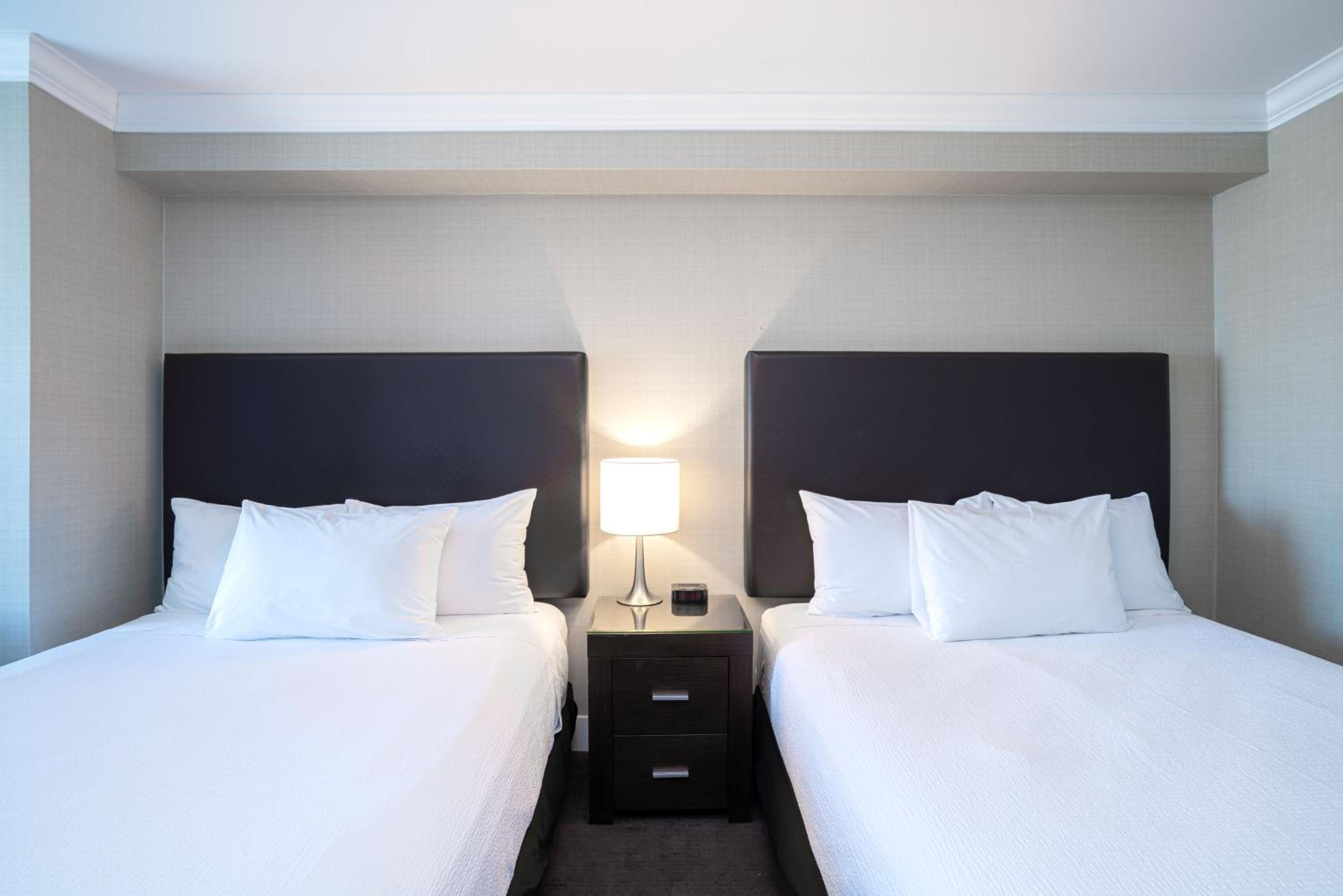 Toronto Vacations - Sandman Hotel Oakville - Property Image 5