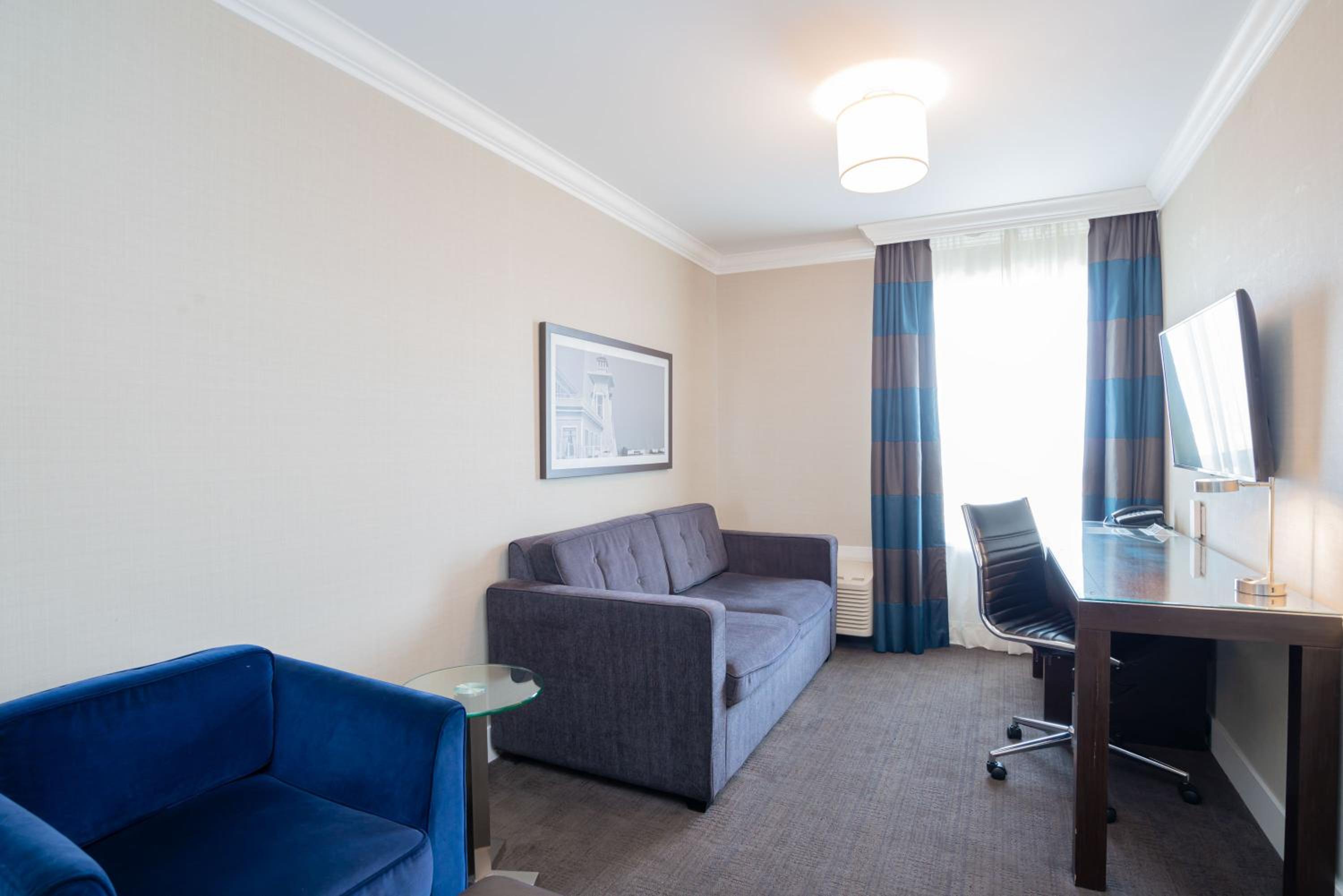 Sandman Hotel Oakville - Property Image 37