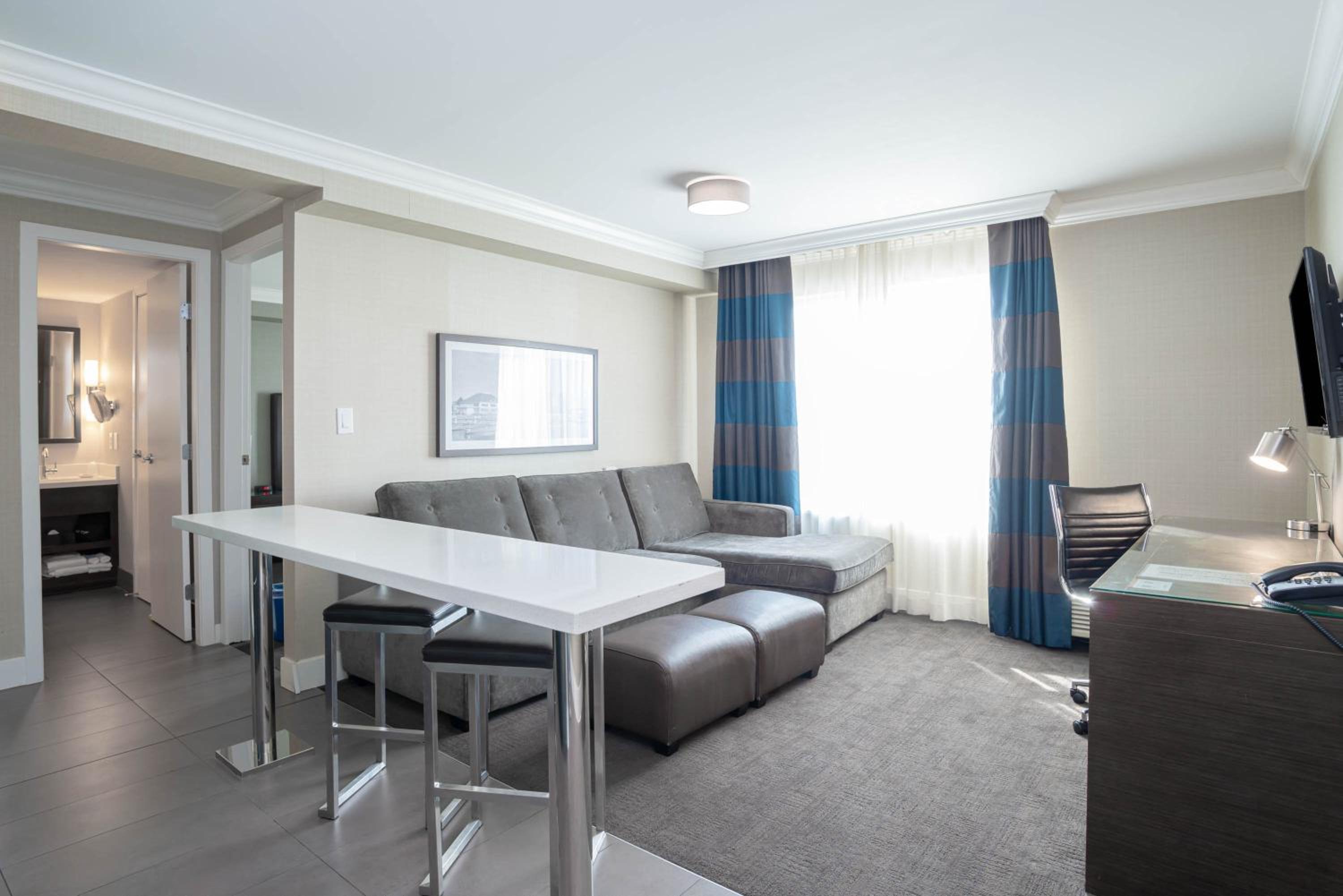 Sandman Hotel Oakville - Property Image 57