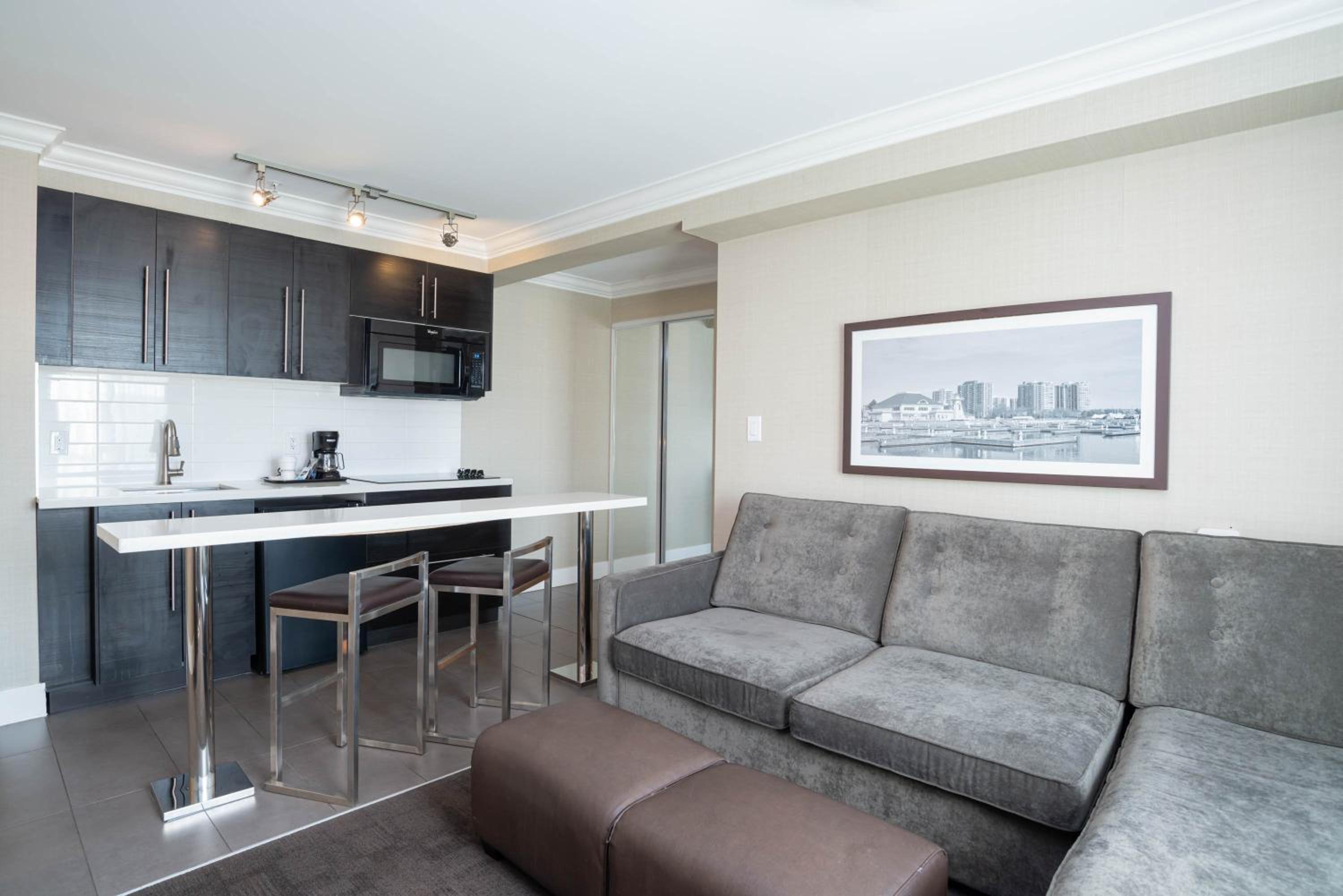 Sandman Hotel Oakville - Property Image 56