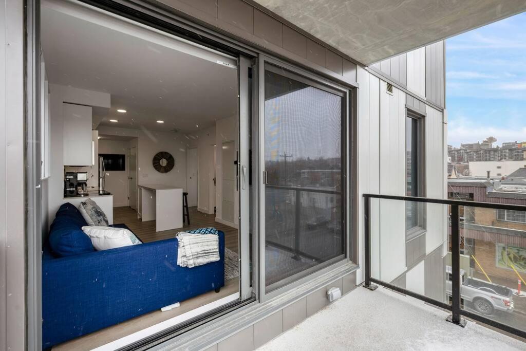 Exquisite 2 Bed Condo near DT Core WFree Parking