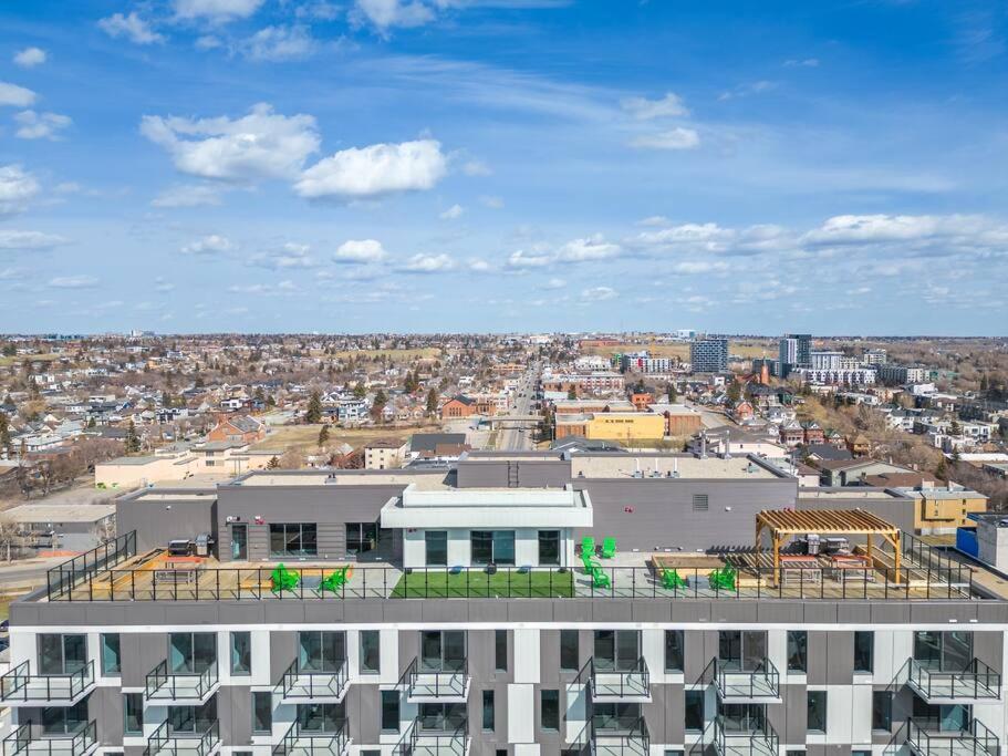 Exquisite 2 Bed Condo near DT Core WFree Parking