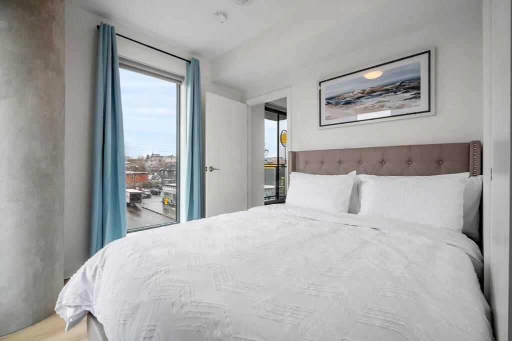 Exquisite 2 Bed Condo near DT Core WFree Parking