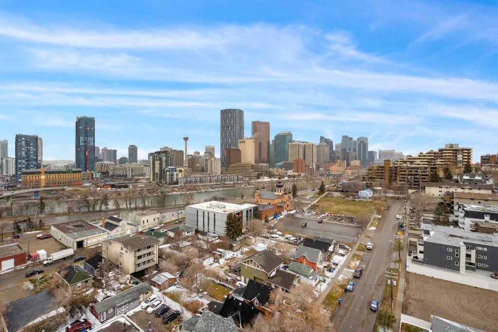 Exquisite 2 Bed Condo near DT Core WFree Parking