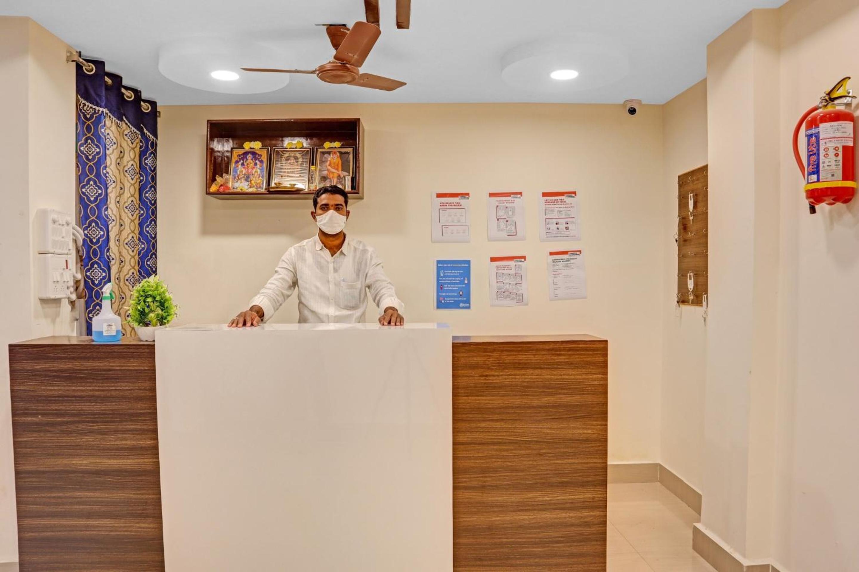 Lobby & Reception