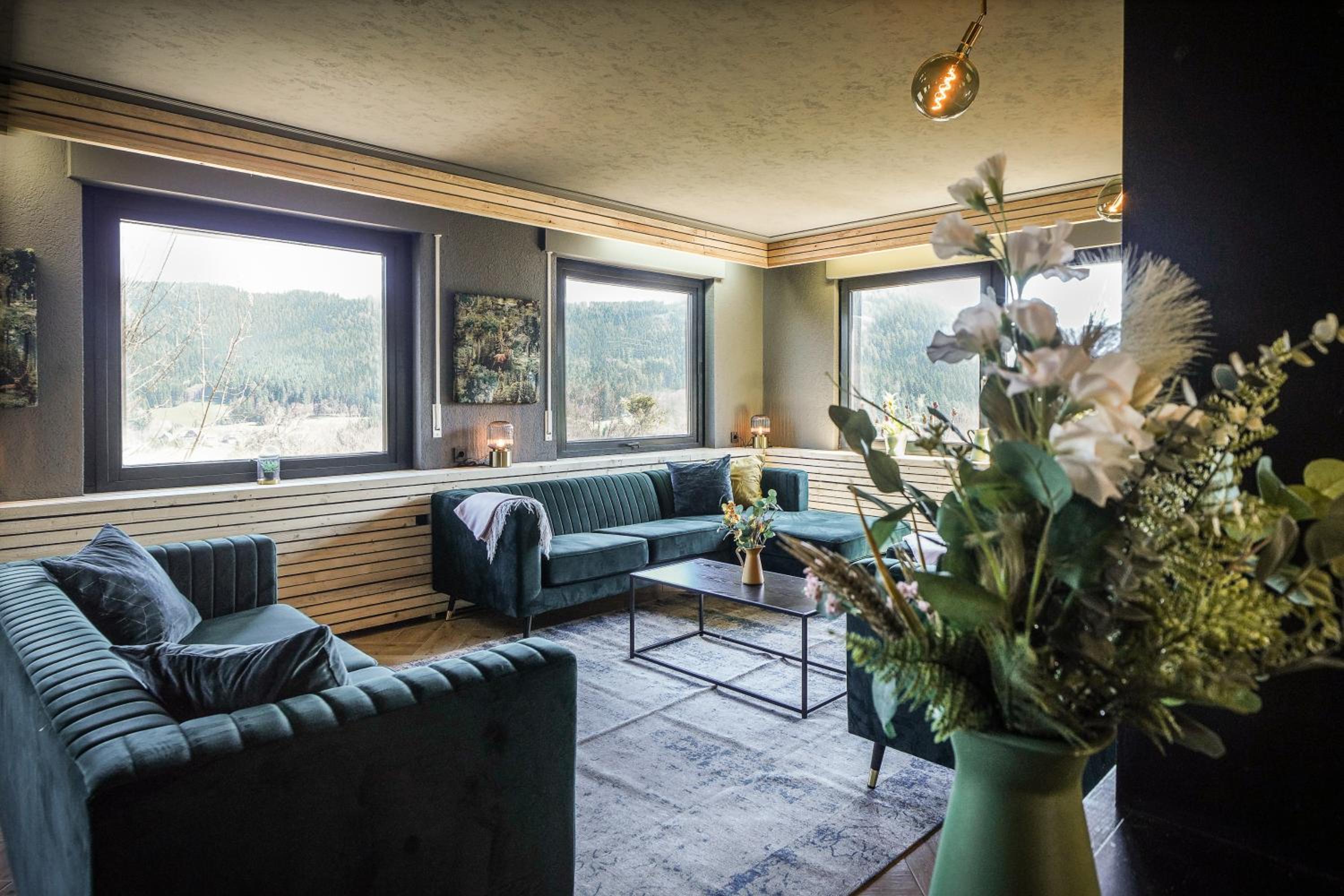 Luxus Villa mit 23 Zimmern und 19 Bädern und SPA