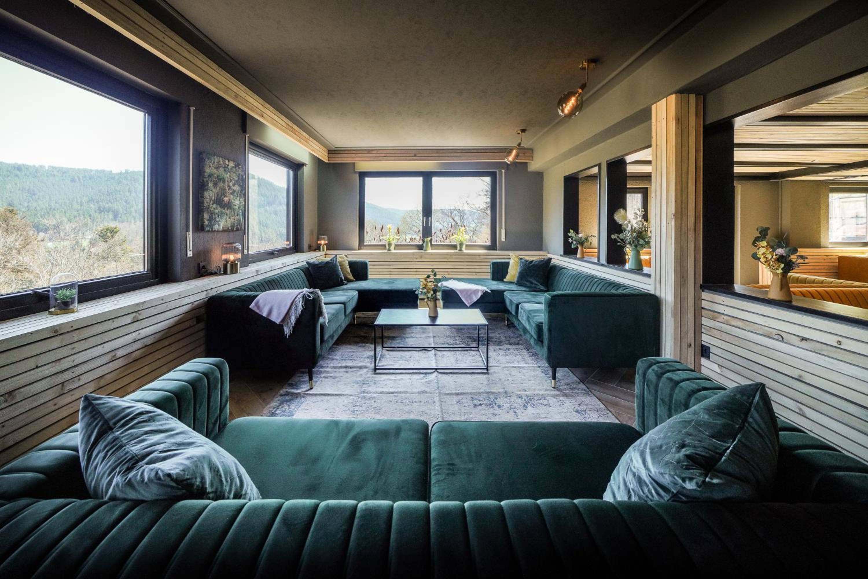 Luxus Villa mit 23 Zimmern und 19 Bädern und SPA