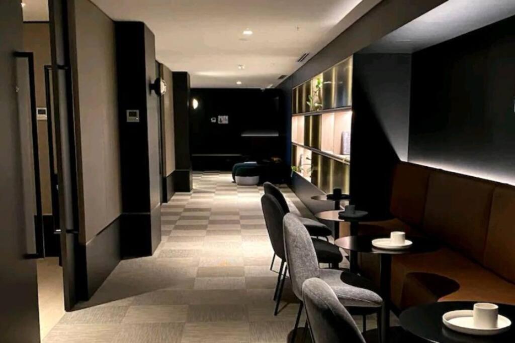 Luxury 2bedroom2Bathroom Apartment at Mel CBD
