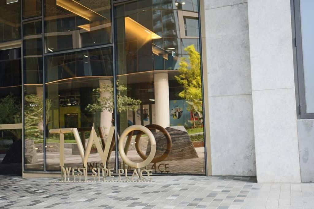 Luxury 2bedroom2Bathroom Apartment at Mel CBD