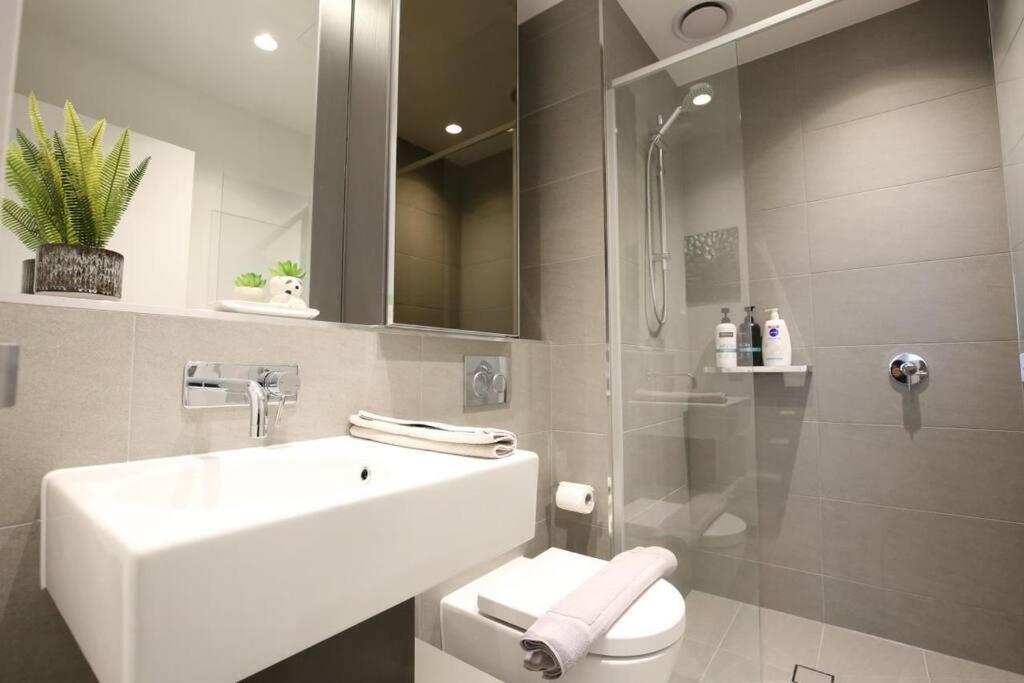 Luxury 2bedroom2Bathroom Apartment at Mel CBD