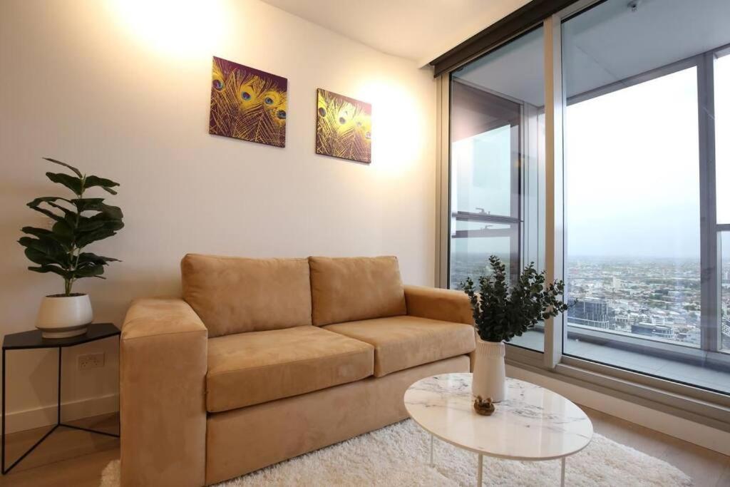 Luxury 2bedroom2Bathroom Apartment at Mel CBD