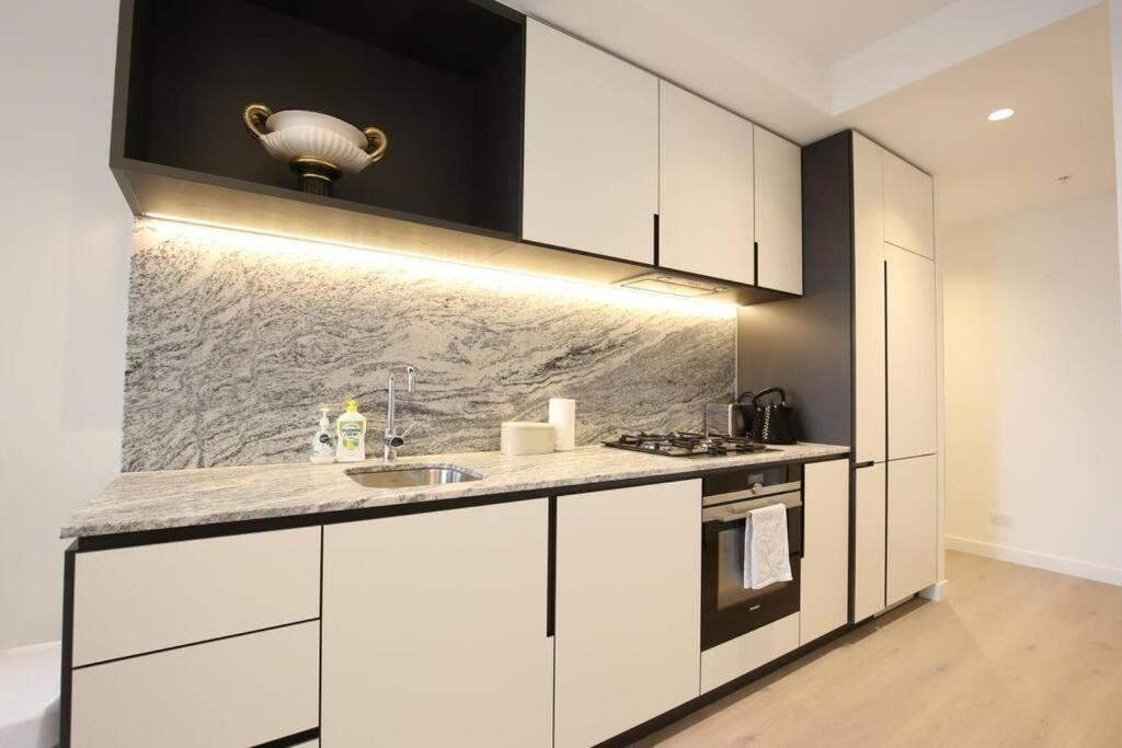 Luxury 2bedroom2Bathroom Apartment at Mel CBD