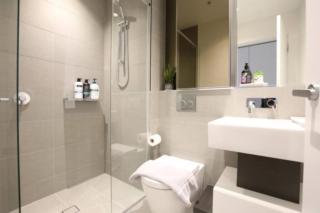 Luxury 2bedroom2Bathroom Apartment at Mel CBD
