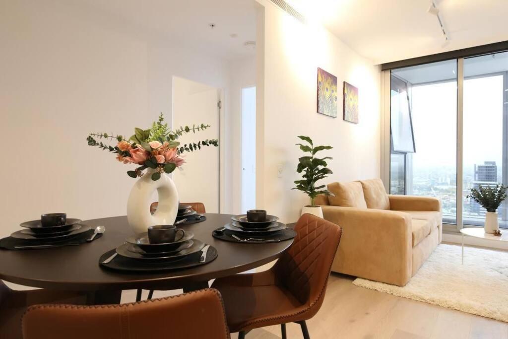 Luxury 2bedroom2Bathroom Apartment at Mel CBD