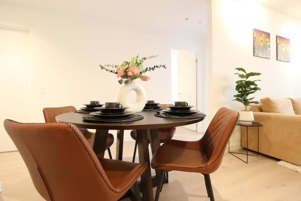 Luxury 2bedroom2Bathroom Apartment at Mel CBD