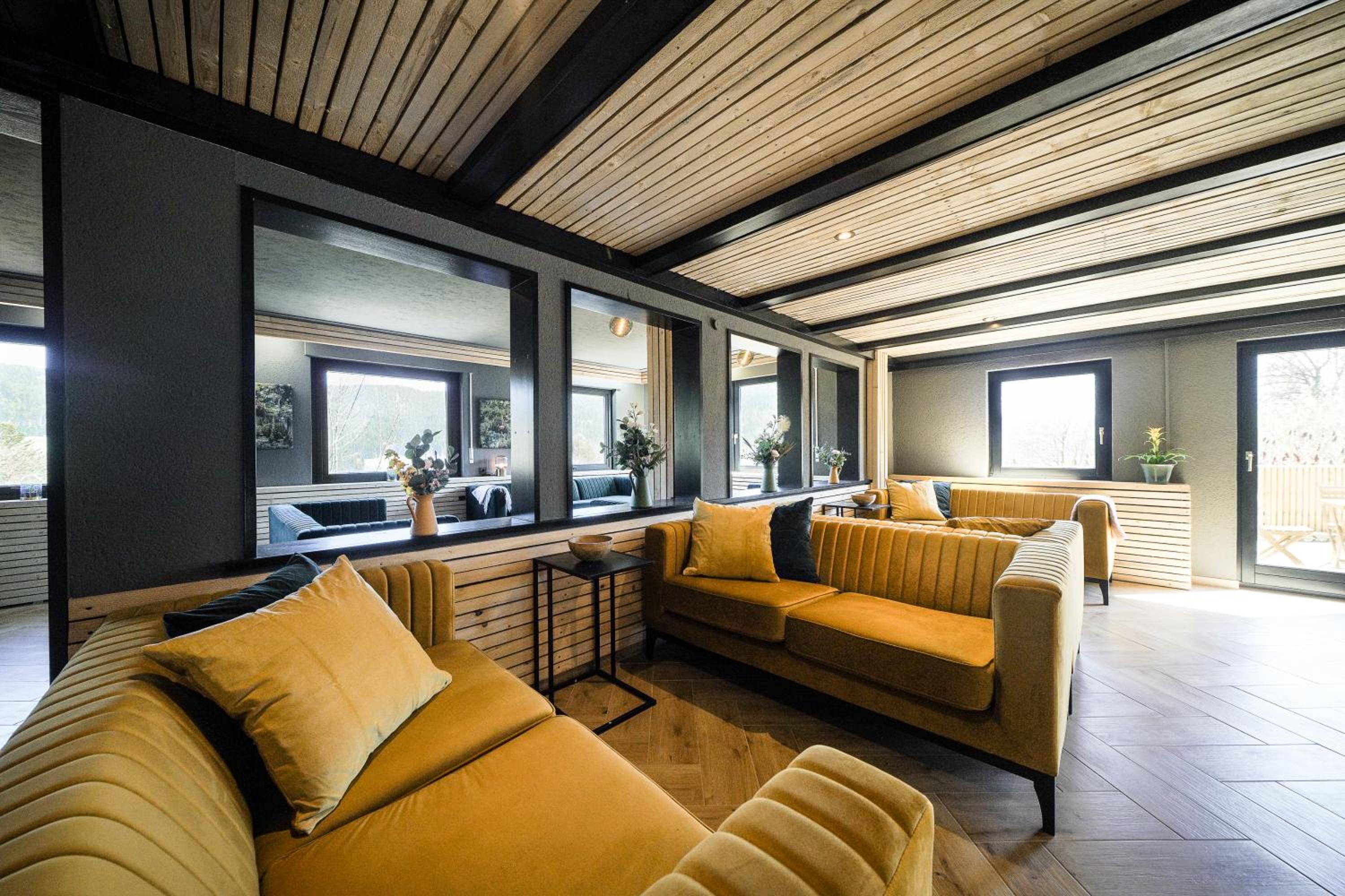Luxus Villa mit 23 Zimmern und 19 Bädern und SPA