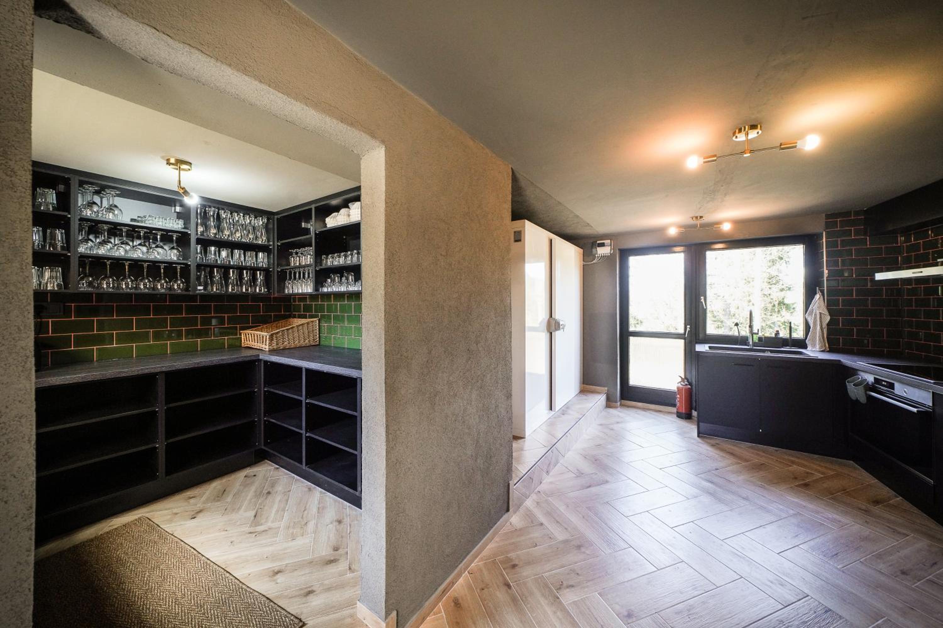 Luxus Villa mit 23 Zimmern und 19 Bädern und SPA
