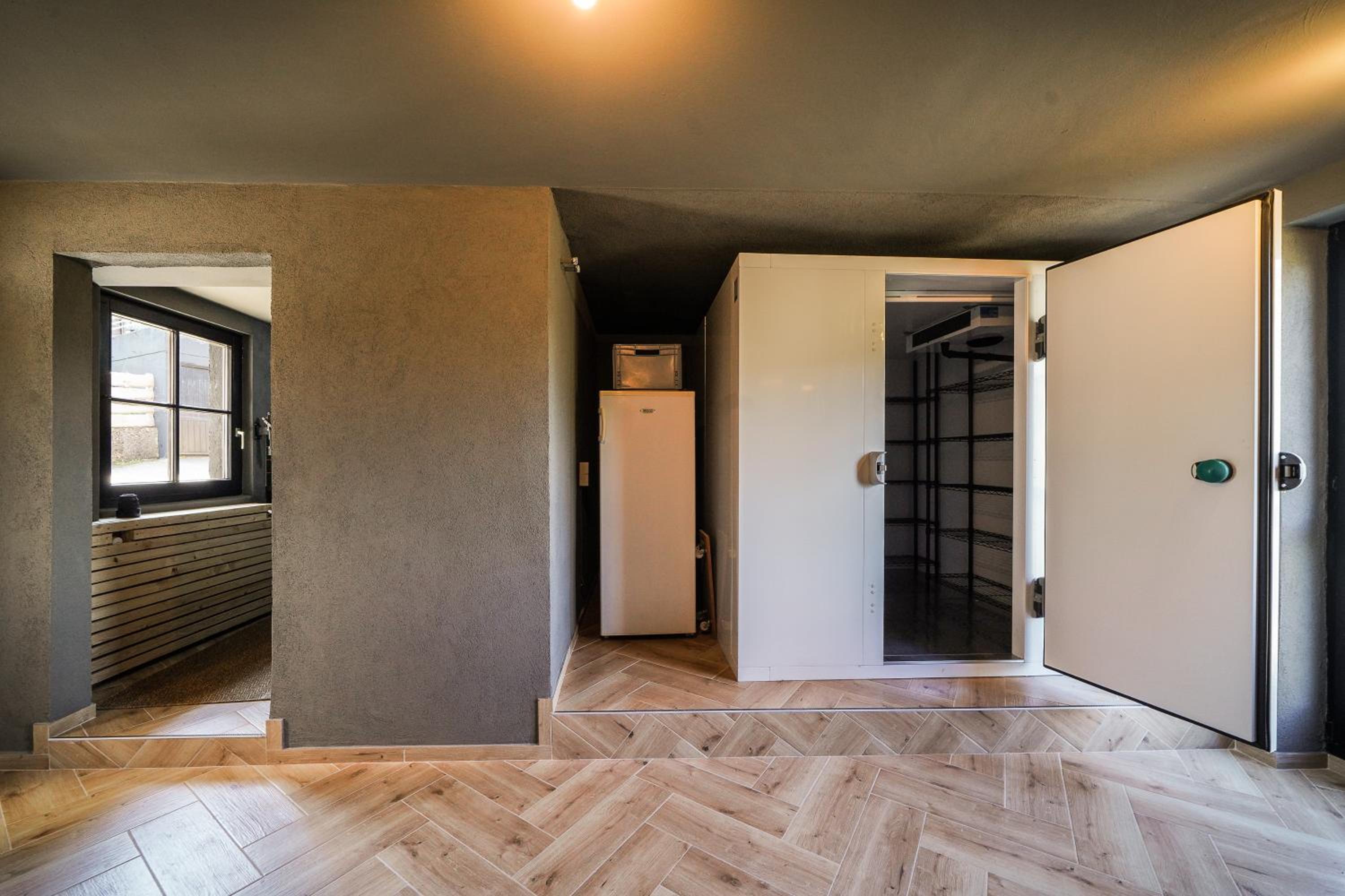 Luxus Villa mit 23 Zimmern und 19 Bädern und SPA