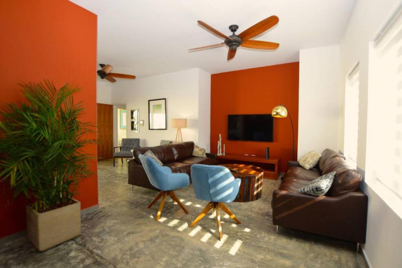 The best Villa ground floor 5 bedrooms with ensuite bathrooms at prime location