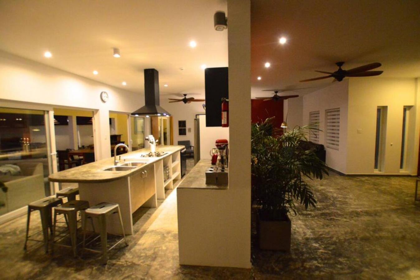 The best Villa ground floor 5 bedrooms with ensuite bathrooms at prime location