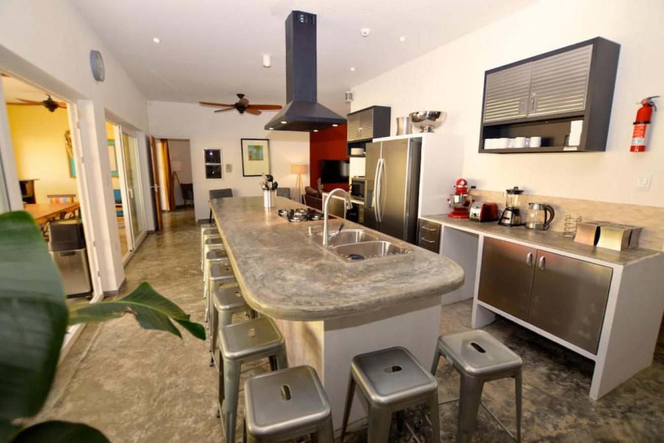 The best Villa ground floor 5 bedrooms with ensuite bathrooms at prime location