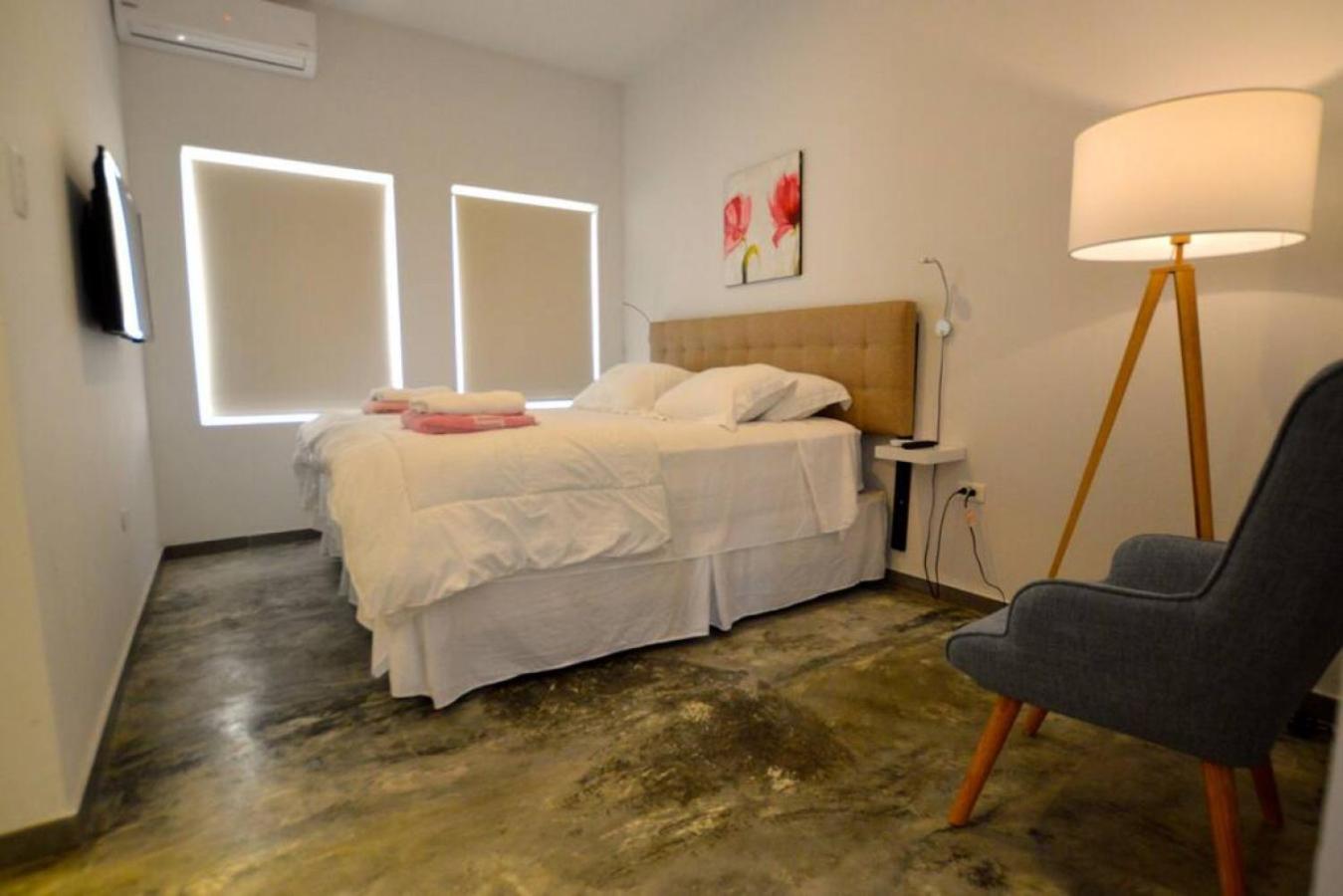 The best Villa ground floor 5 bedrooms with ensuite bathrooms at prime location