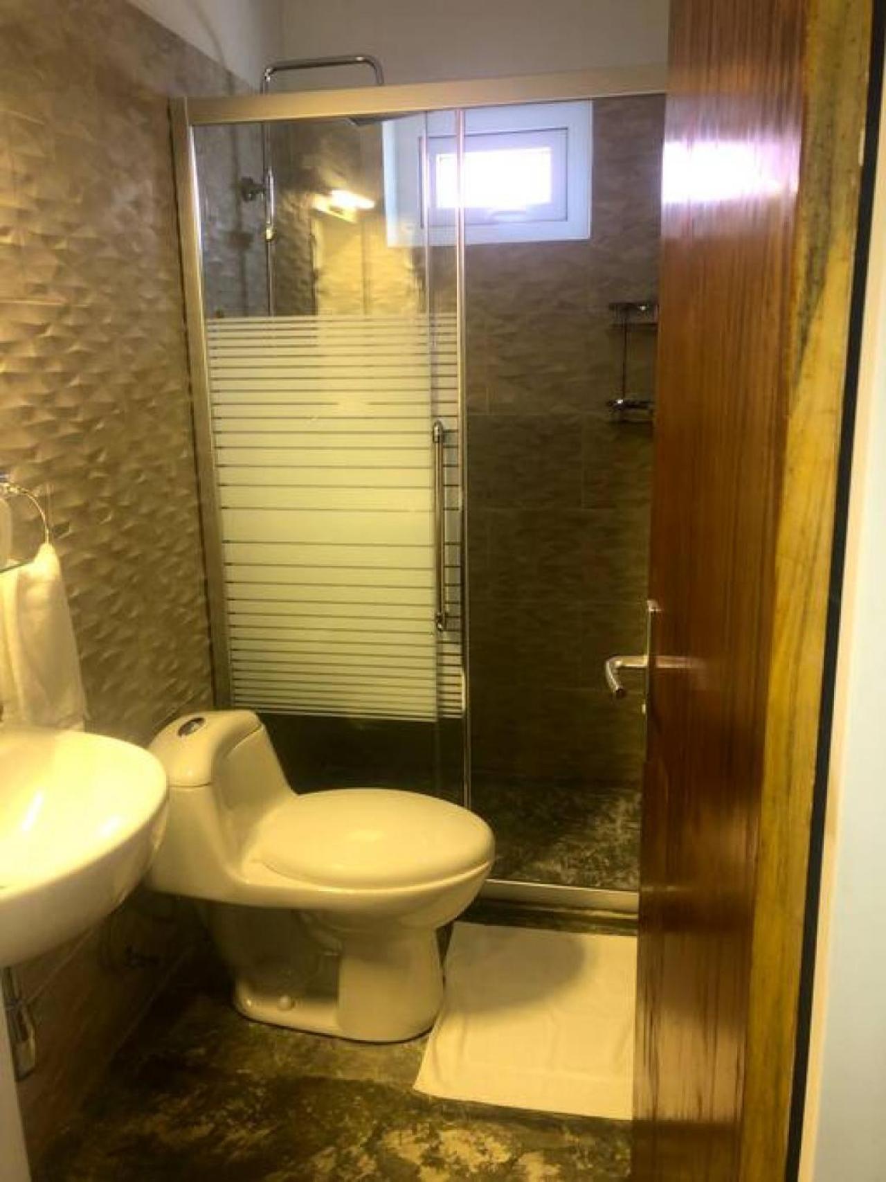 The best Villa ground floor 5 bedrooms with ensuite bathrooms at prime location