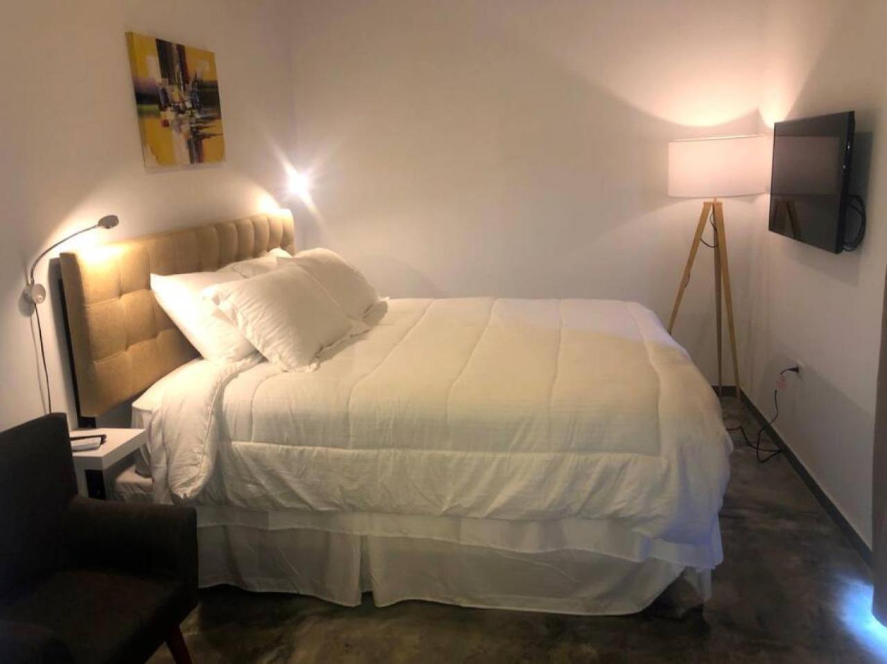The best Villa ground floor 5 bedrooms with ensuite bathrooms at prime location