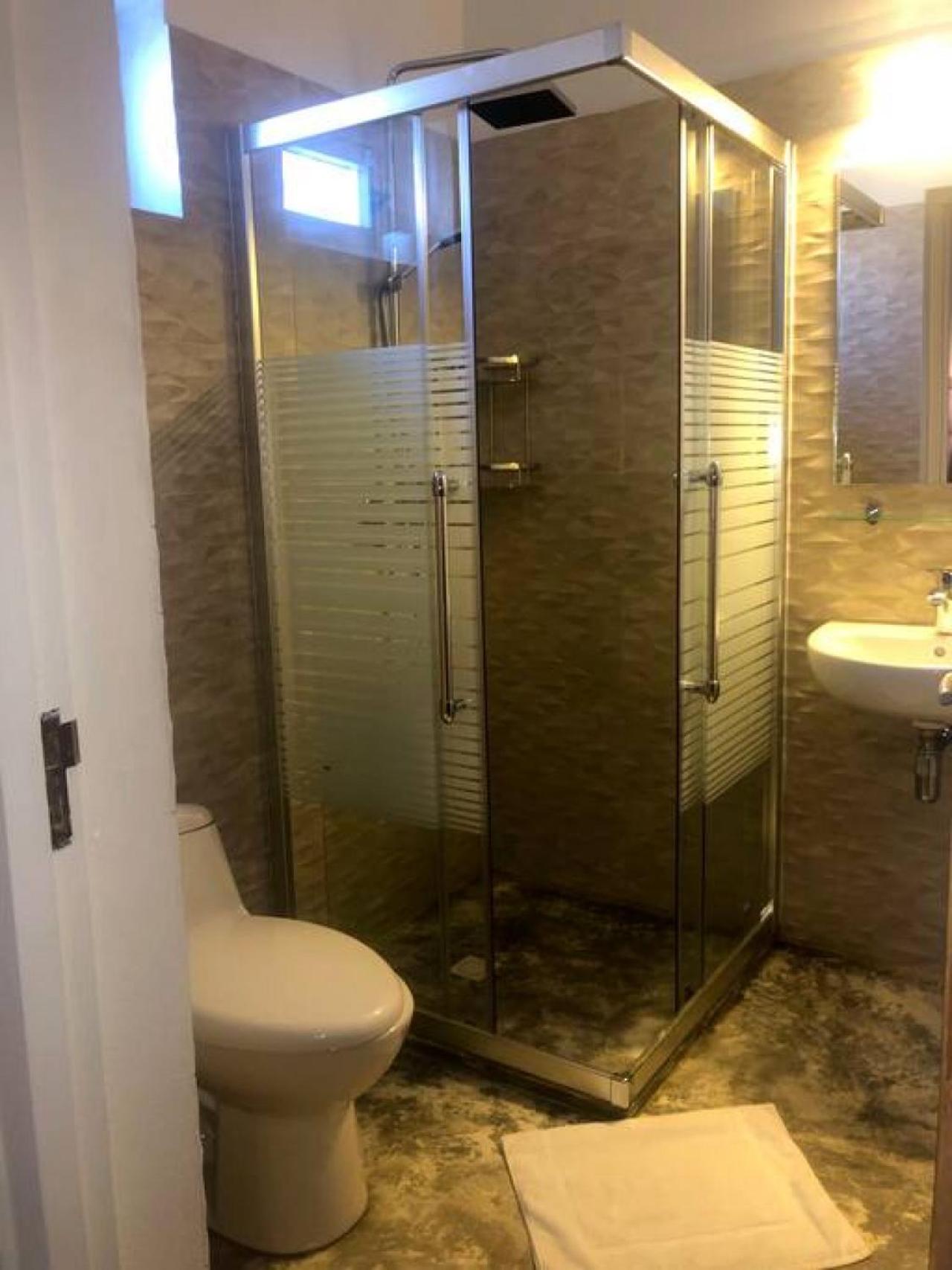 The best Villa ground floor 5 bedrooms with ensuite bathrooms at prime location