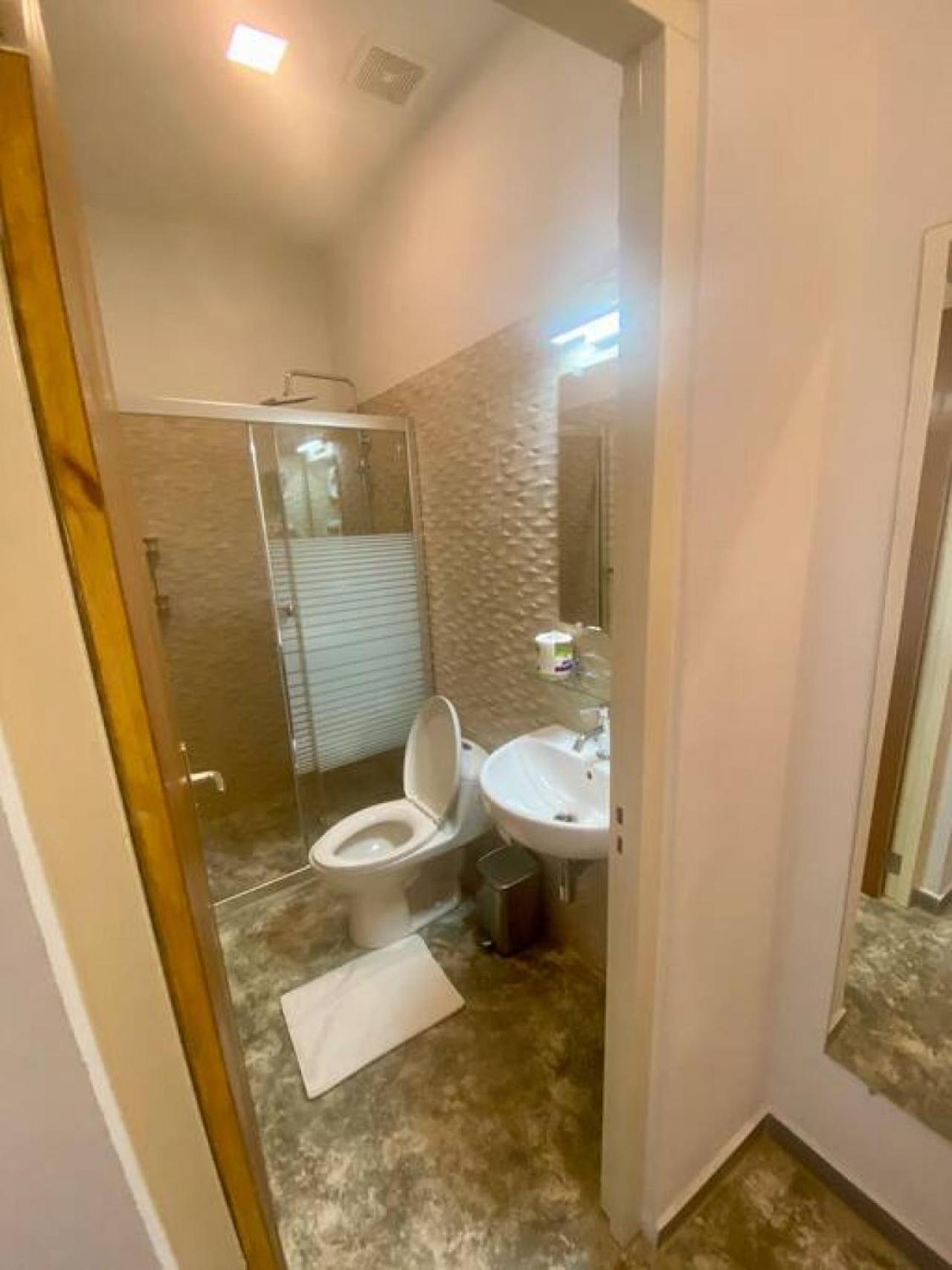 The best Villa ground floor 5 bedrooms with ensuite bathrooms at prime location