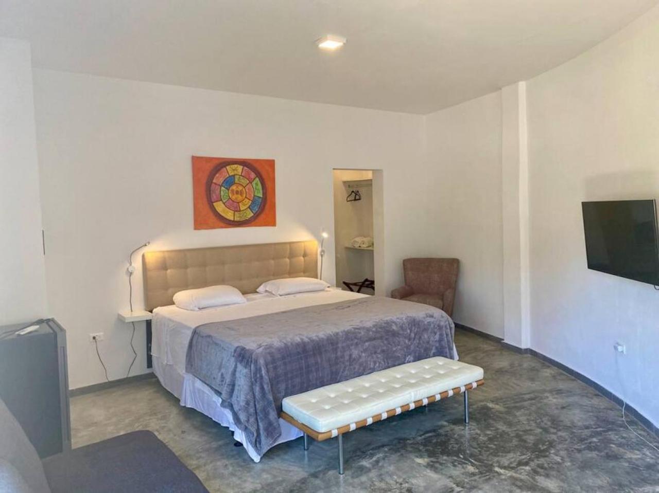 The best Villa ground floor 5 bedrooms with ensuite bathrooms at prime location