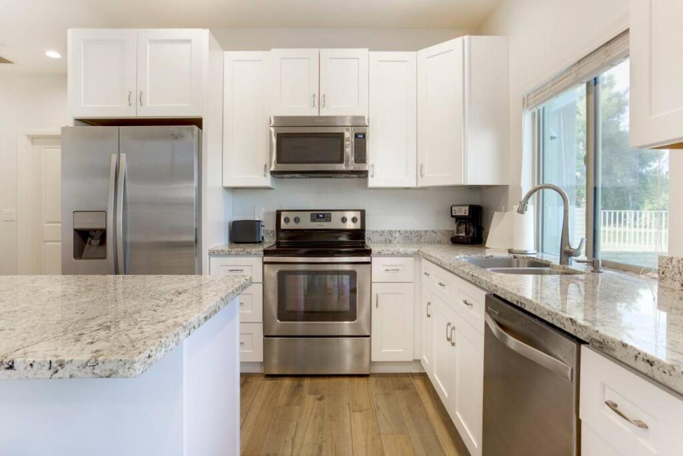 Two Bedroom guest house in Gilbert view 4