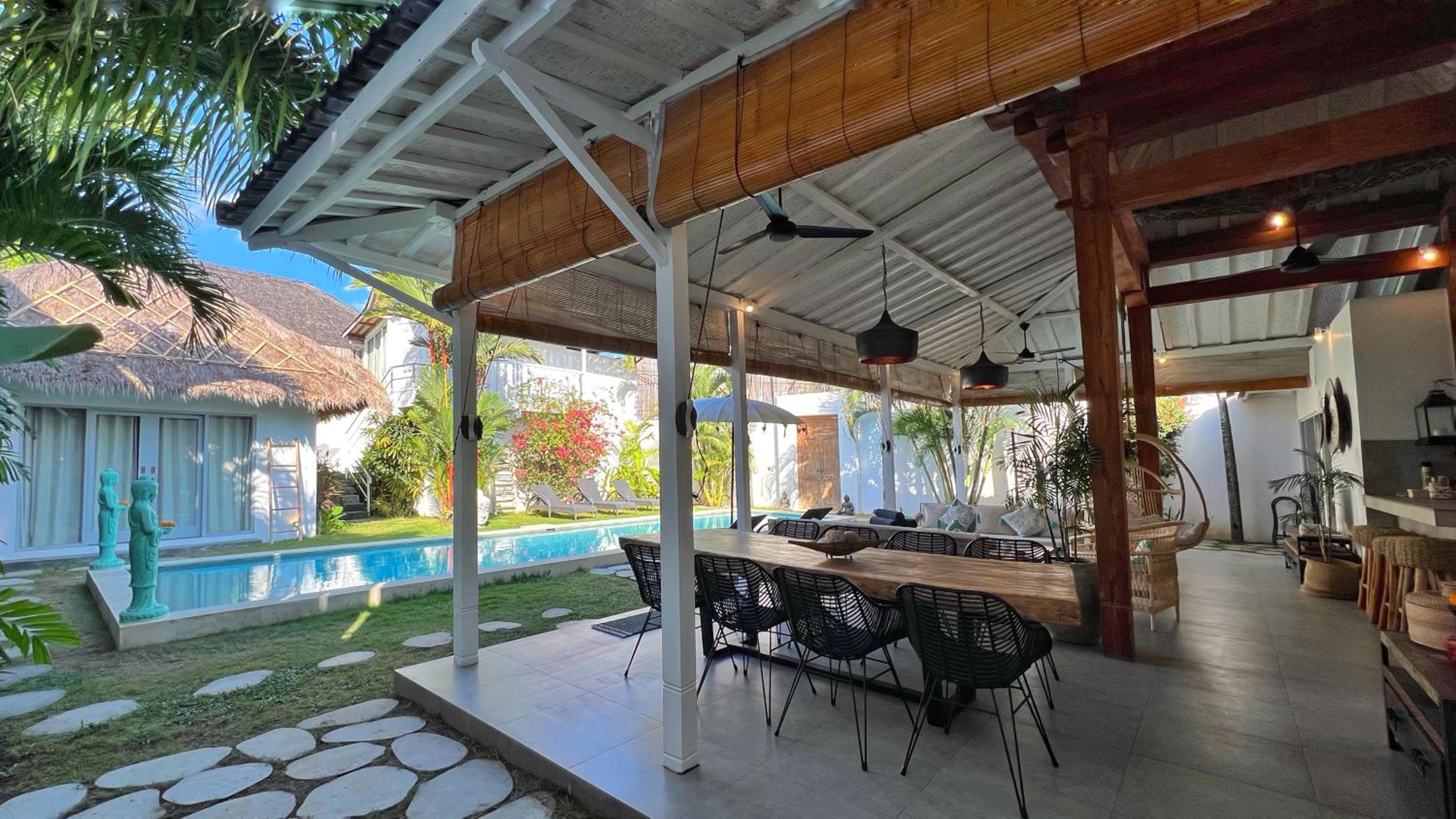 Villa Teman Eden, 4BR prime location Seminyak Beach view 4