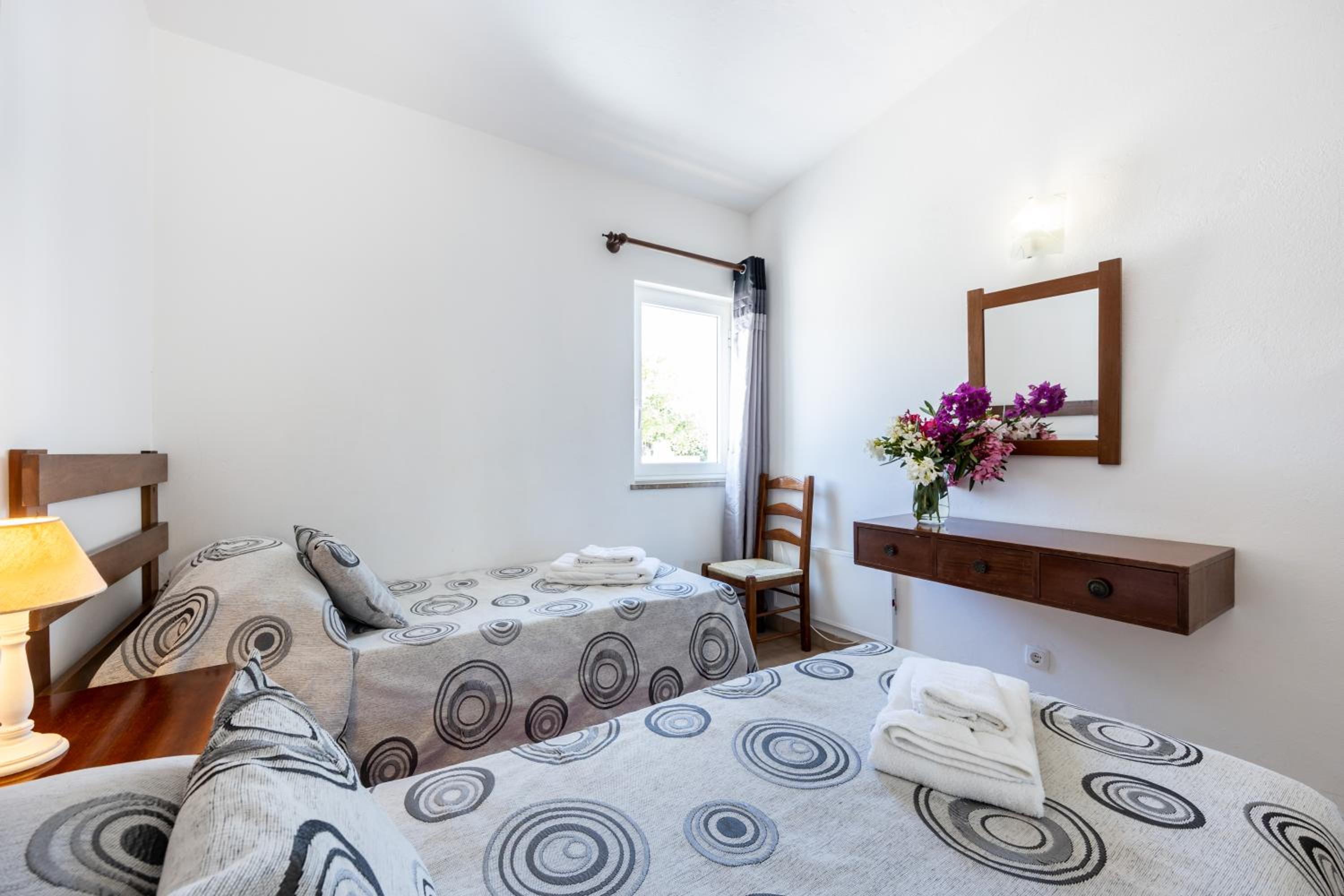 Beach Front A en Luz — hotel room