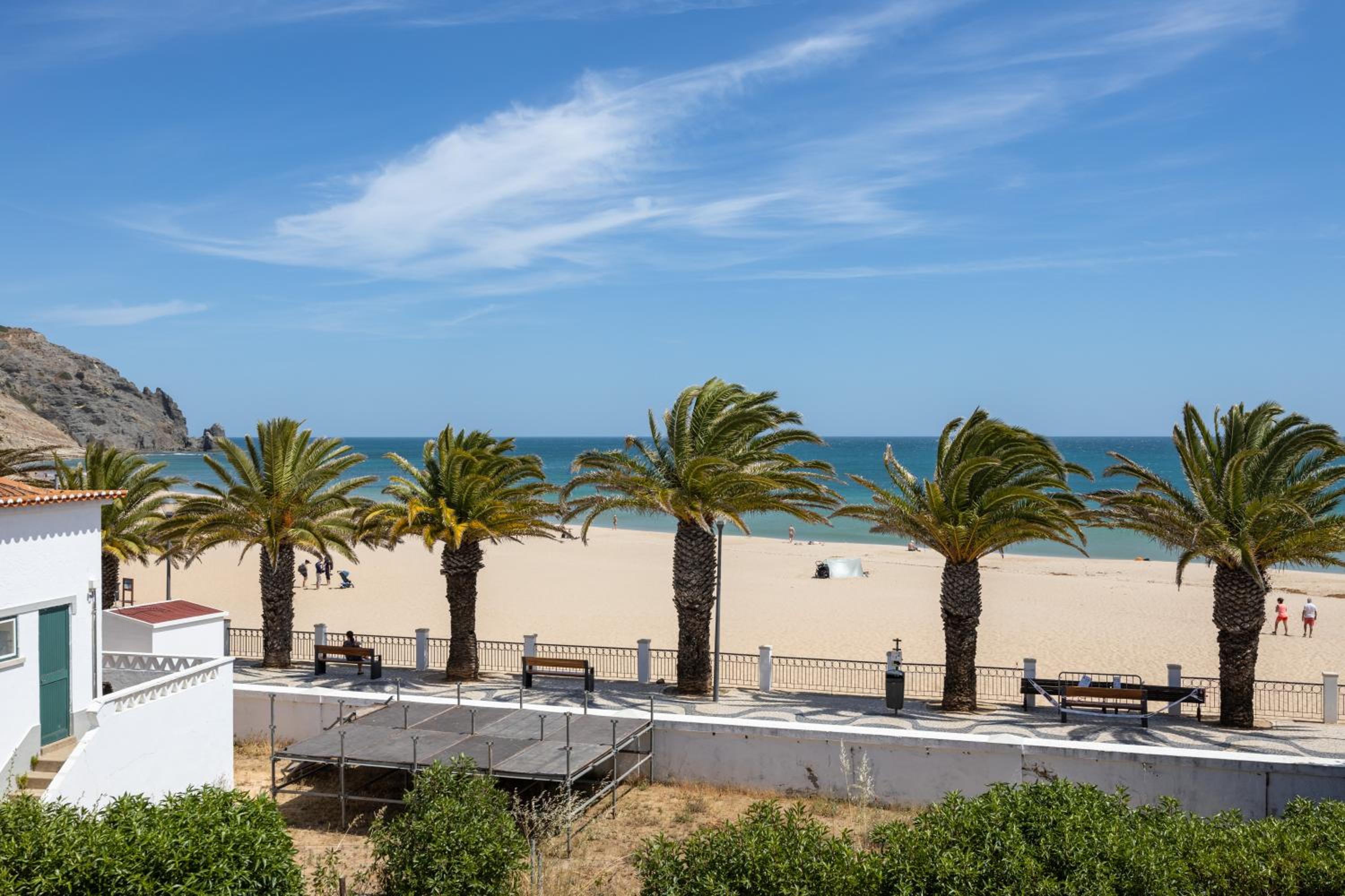 Beach Front A en Luz