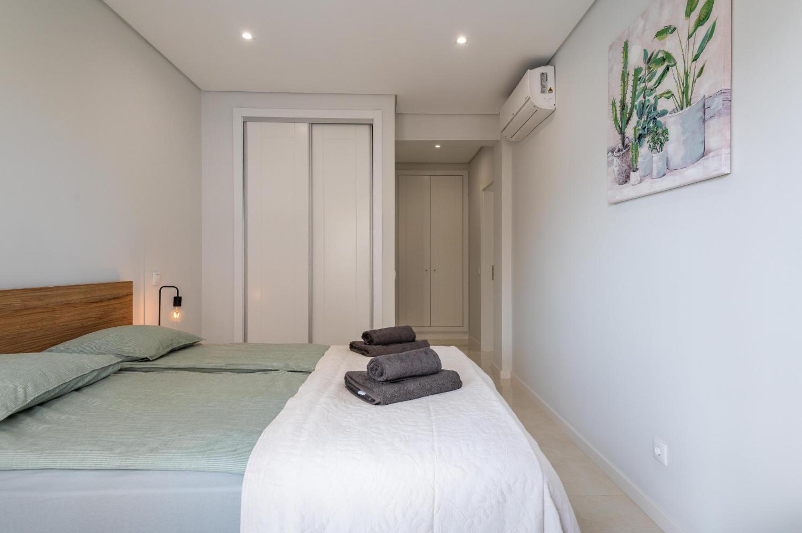 Apartamento Rocha Mar by Portucasa view 4