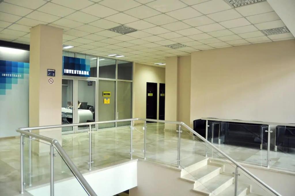 City Center 2BDR Apartment near Rustaveli Av view 4