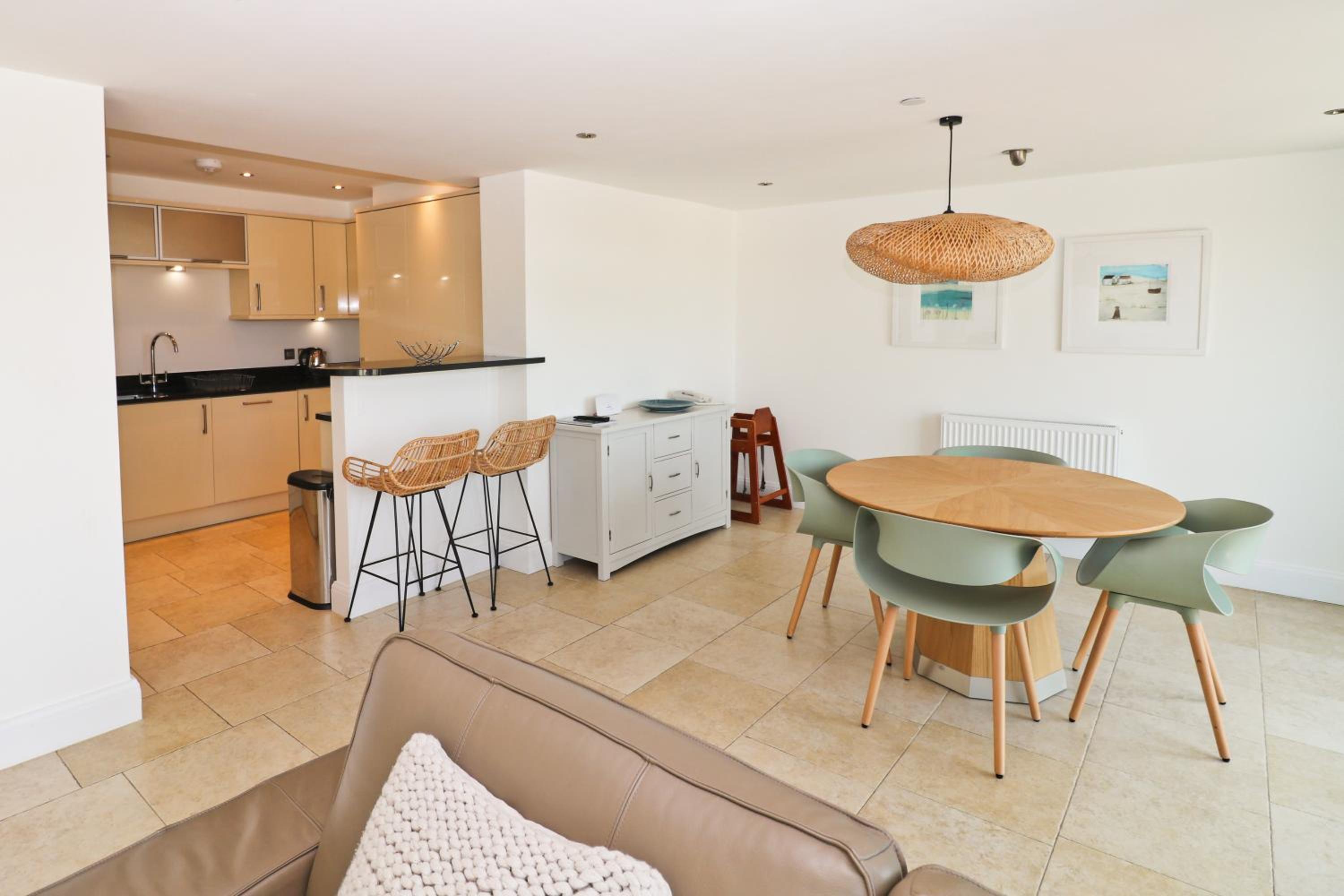 APARTMENT BY THE BEACH The Foxcove view 3
