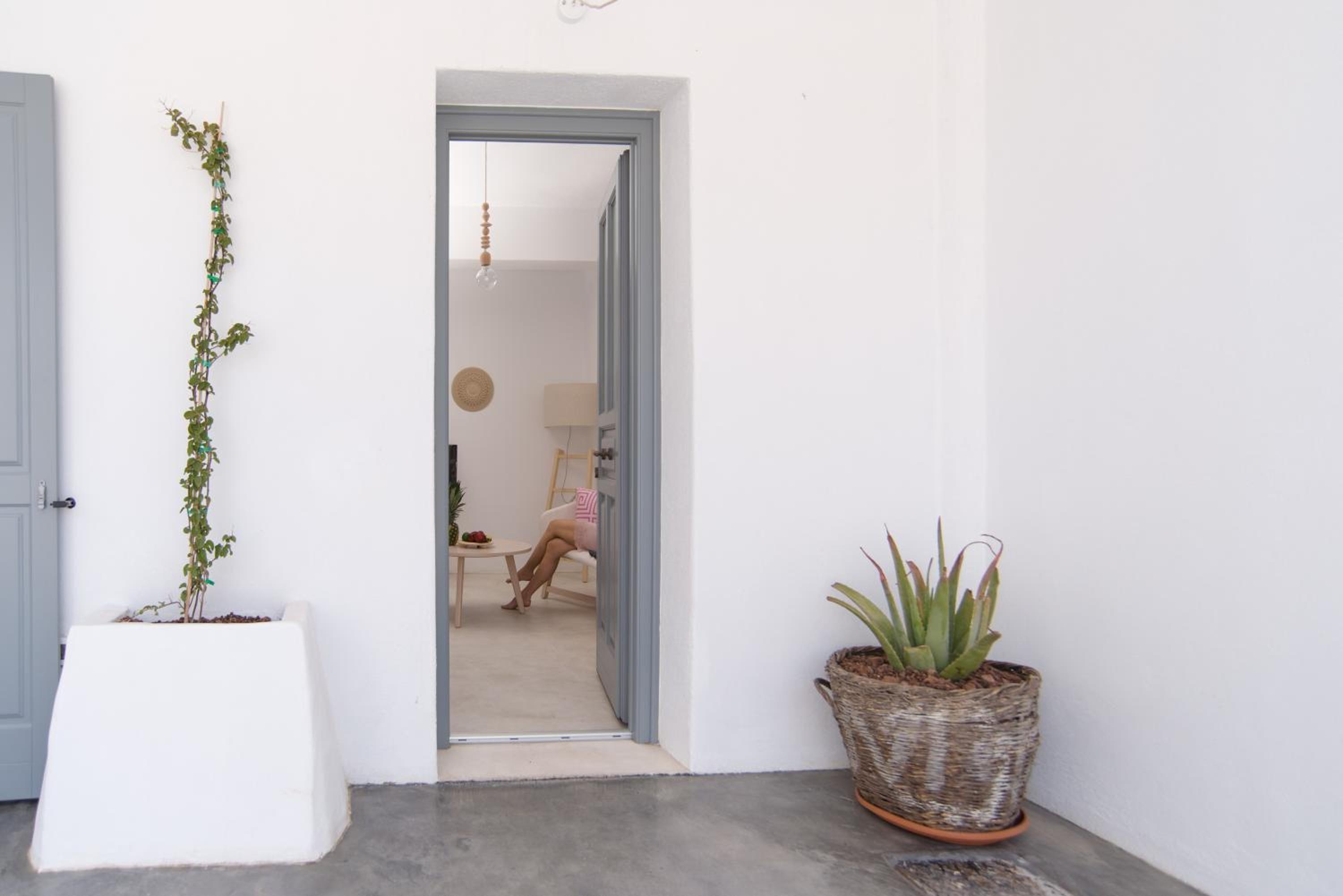 LAGADI SUITES by K&K