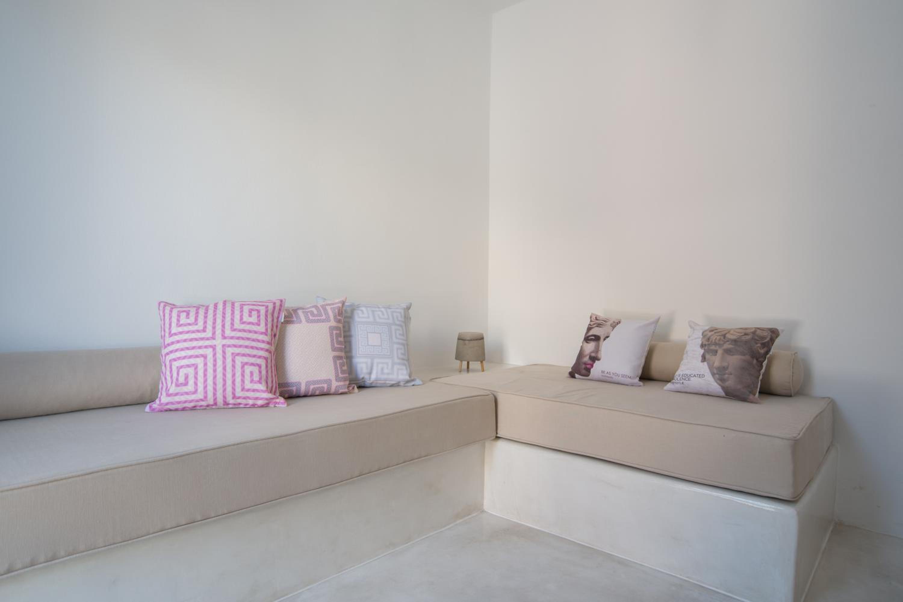 LAGADI SUITES by K&K